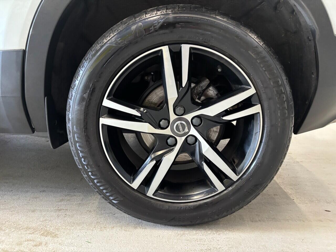 Volvo XC40 view 10