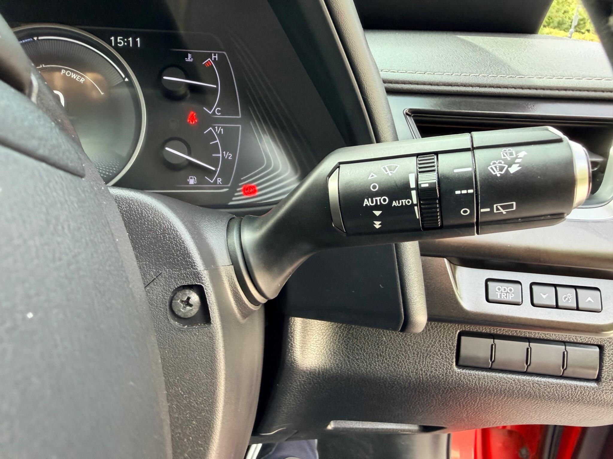 Lexus Ux view 25