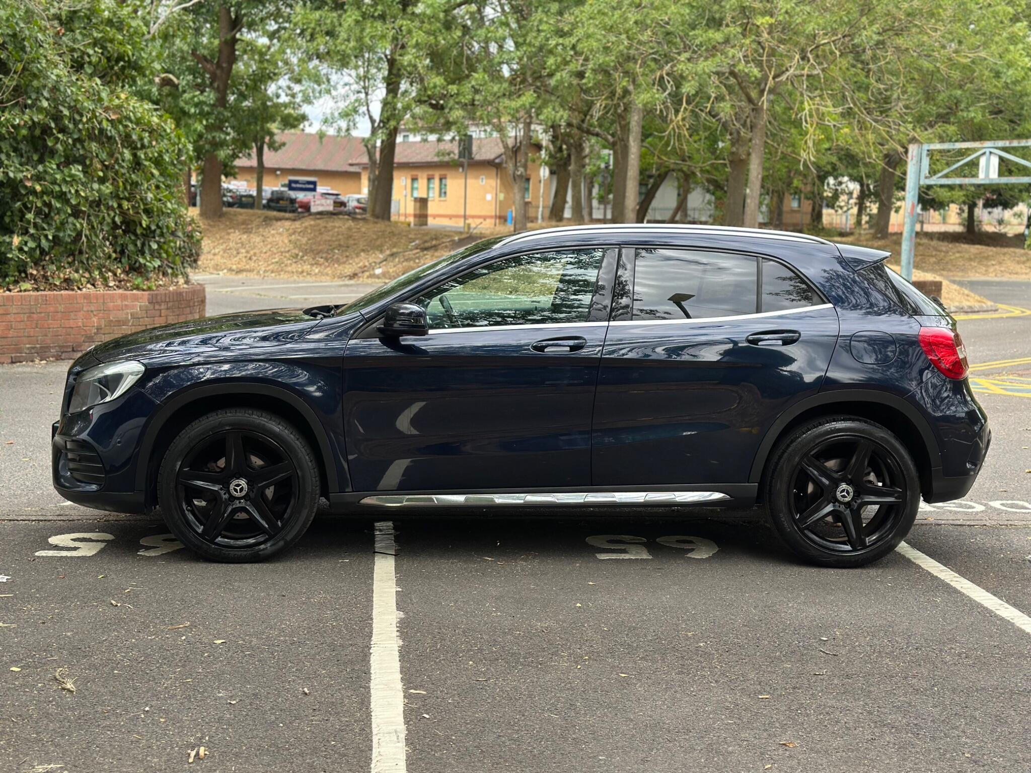 Mercedes-Benz Gla view 7