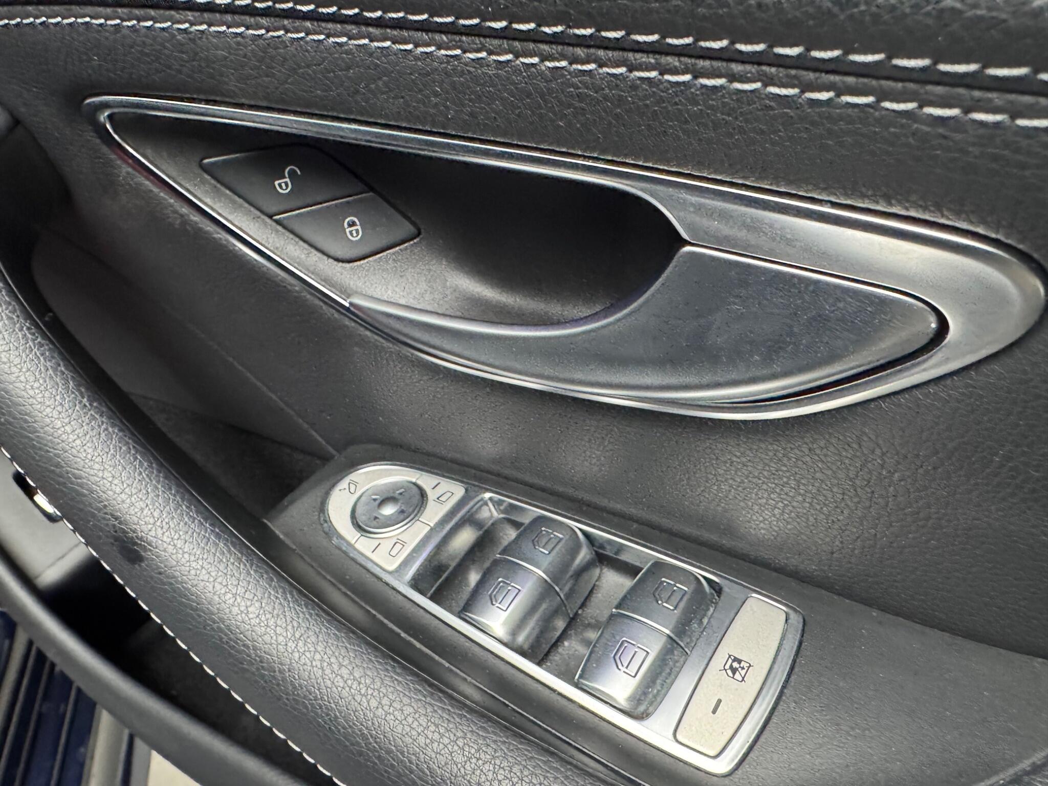 Mercedes-Benz CLS view 17