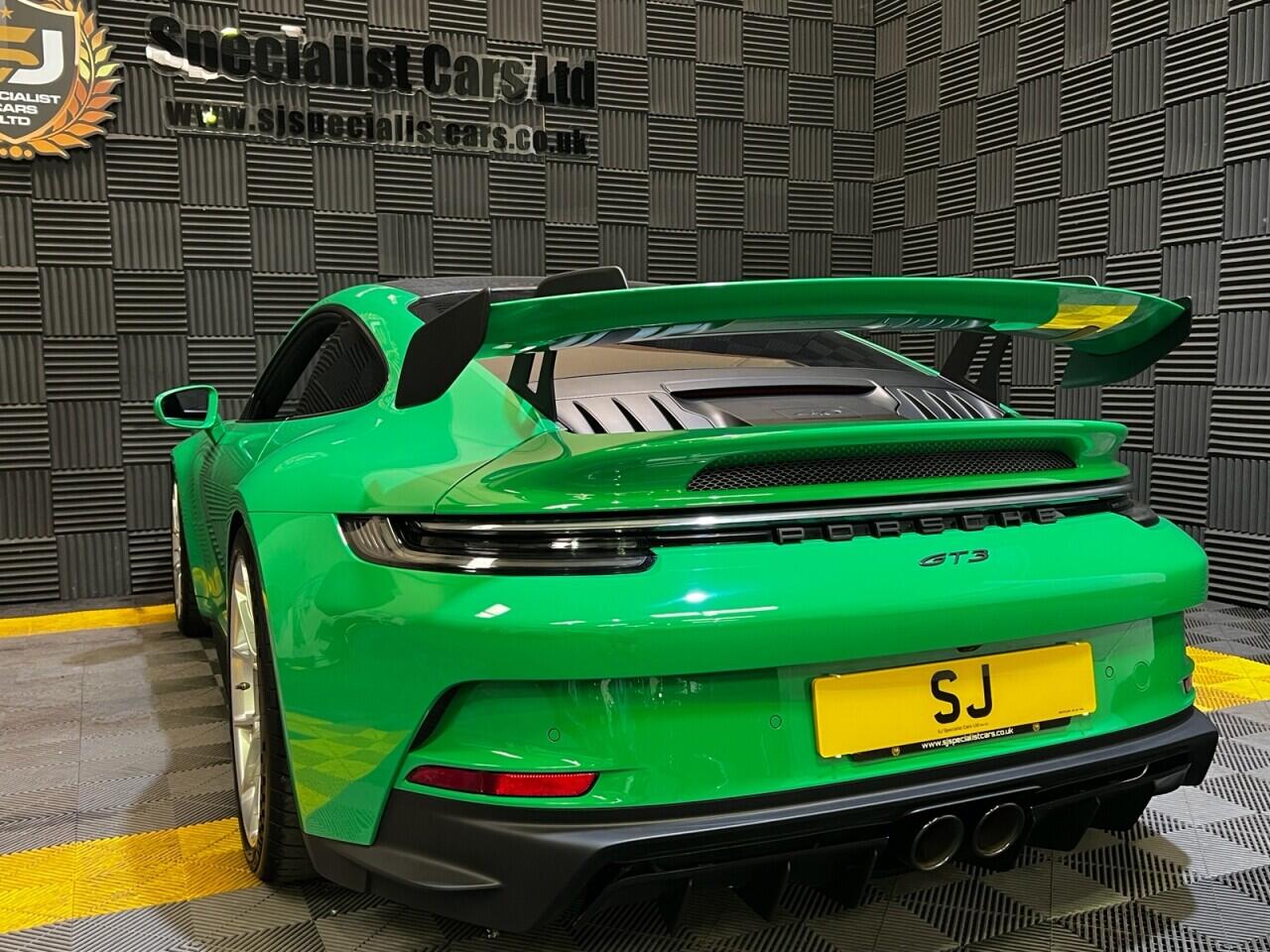 Porsche 911 view 30