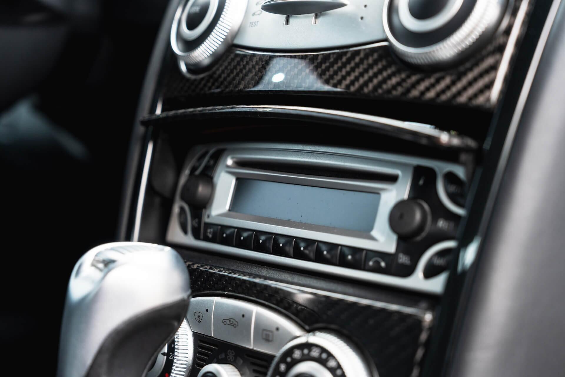Mercedes-Benz SLR view 22