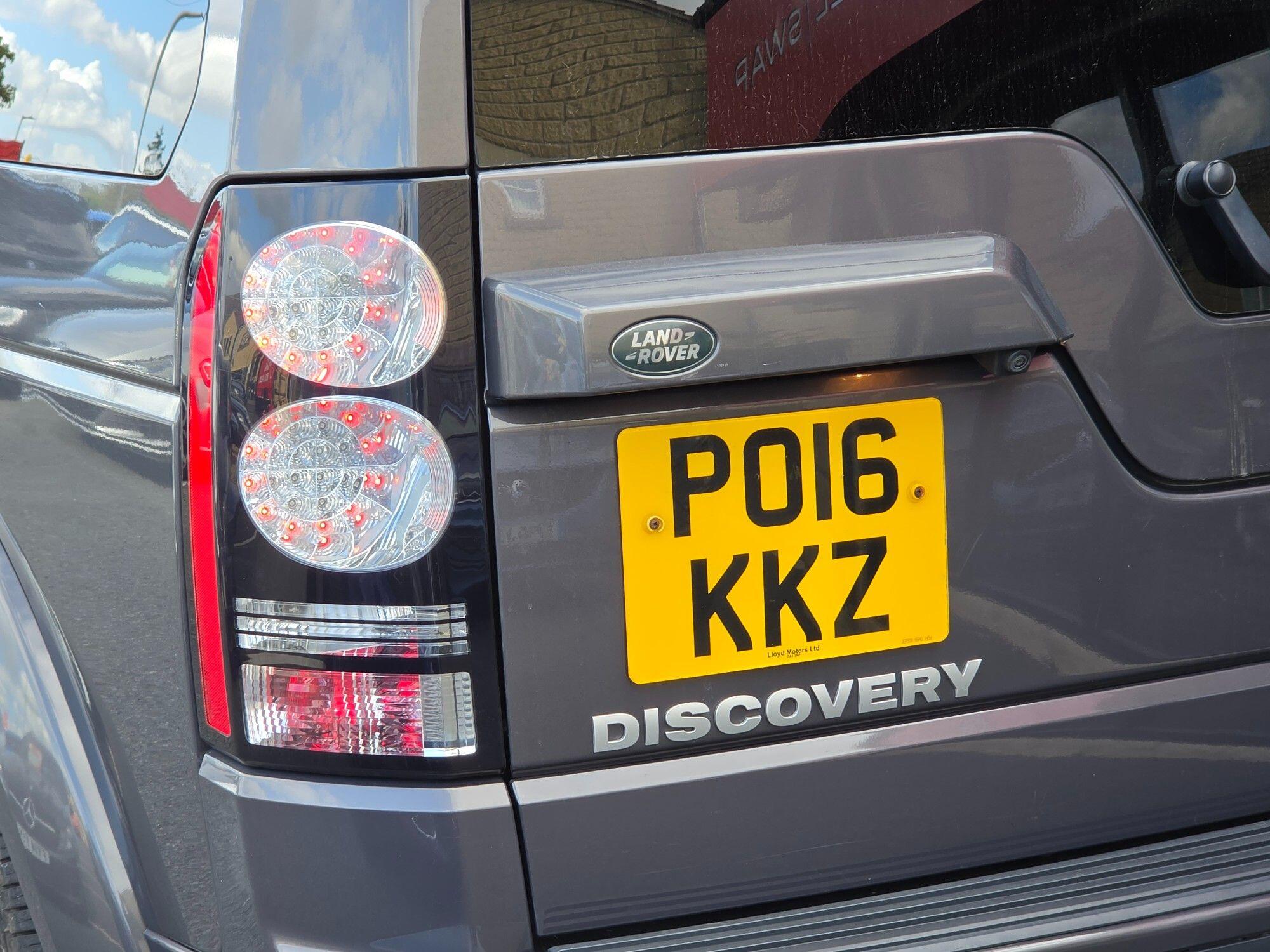 Land Rover Discovery view 13