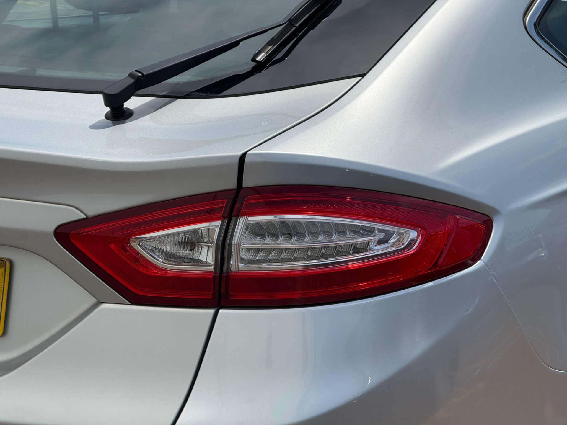Ford Mondeo view 8