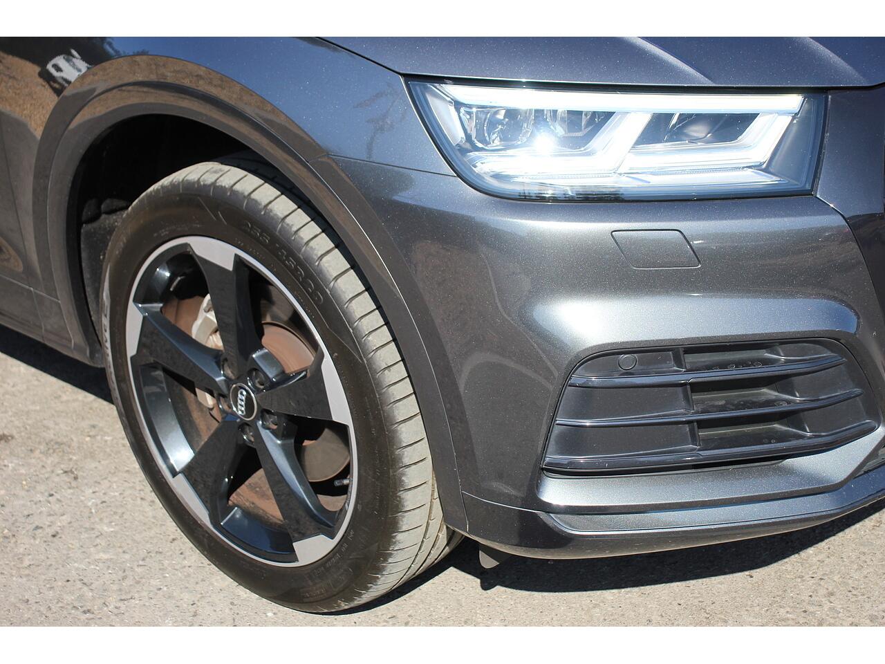 Audi Q5 view 39