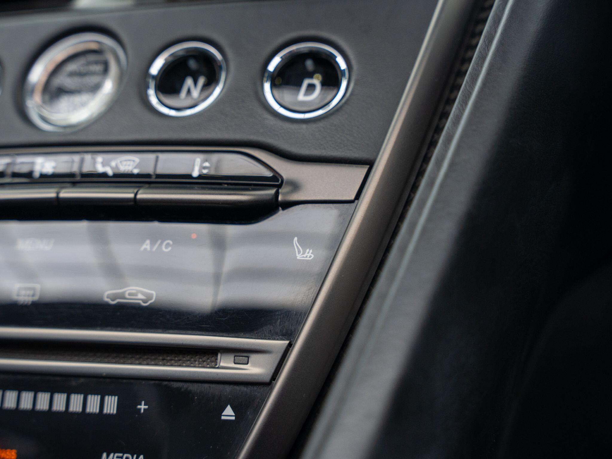 Aston Martin DB11 view 8