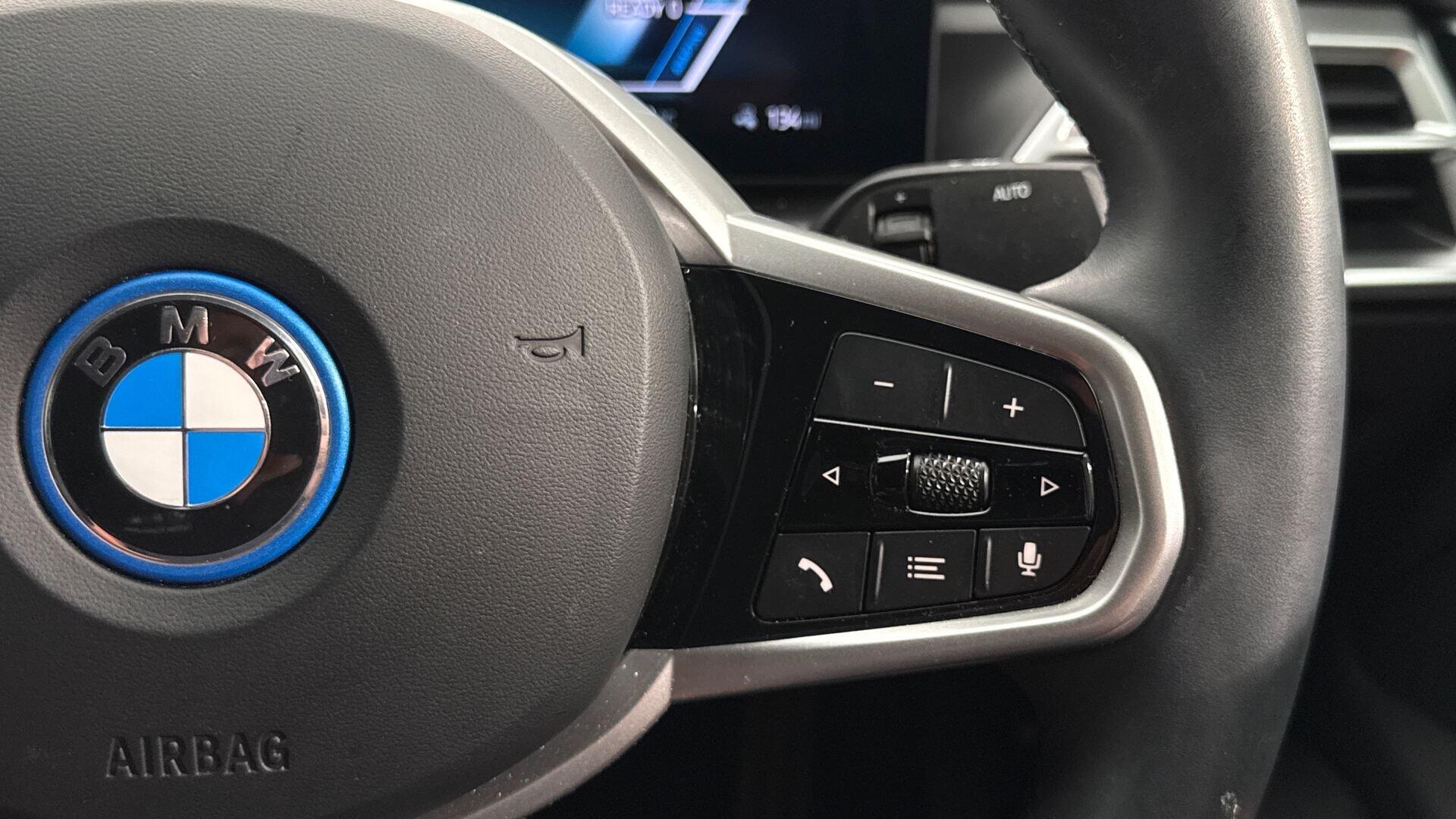 BMW I4 view 18