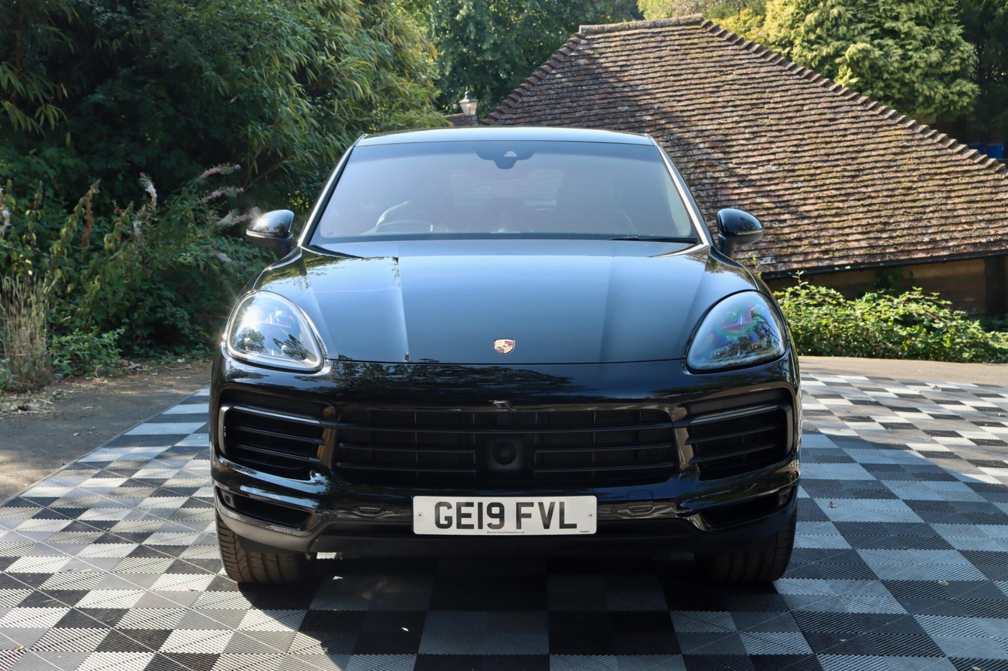 Porsche Cayenne view 23