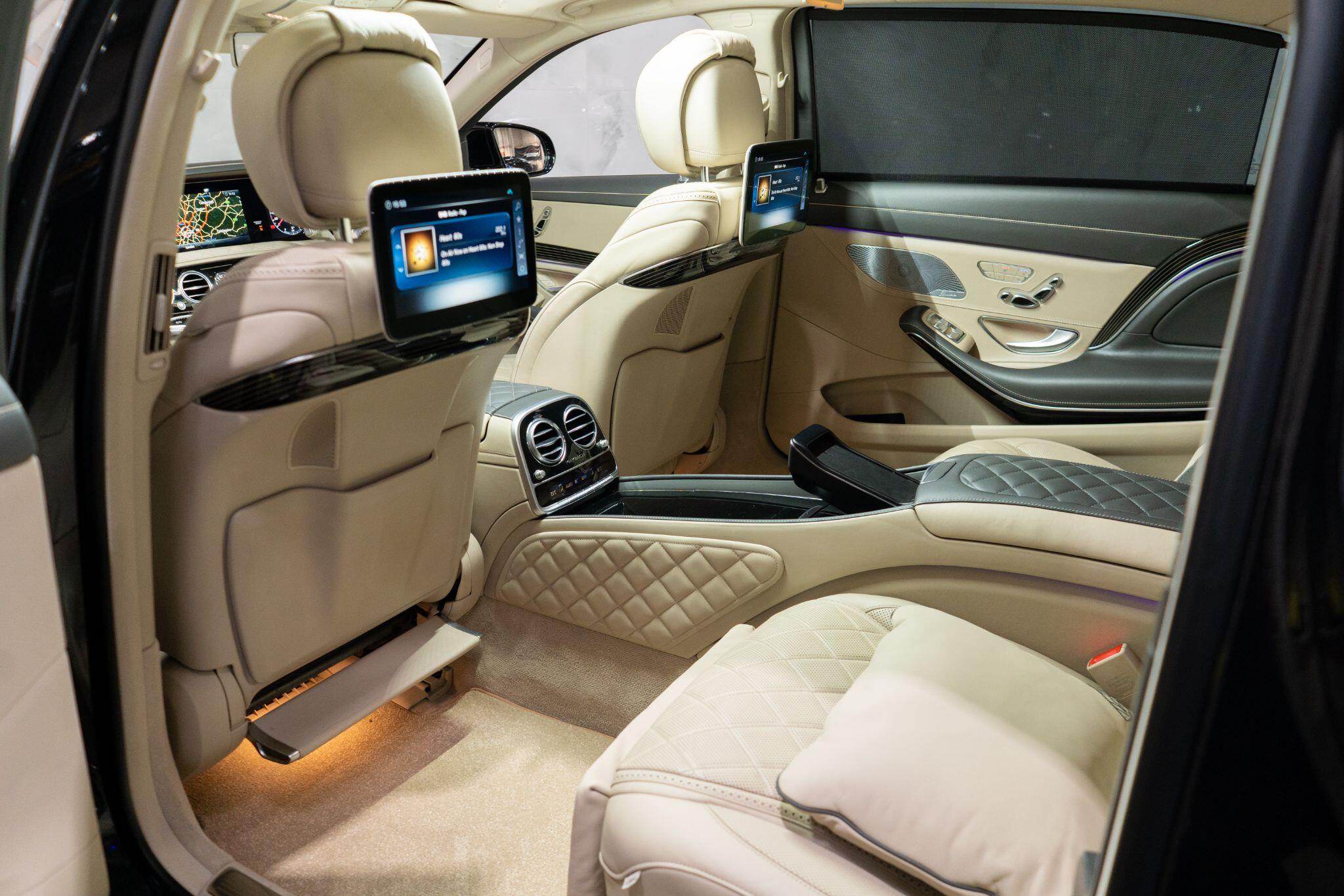 Mercedes-Benz S-Class view 3