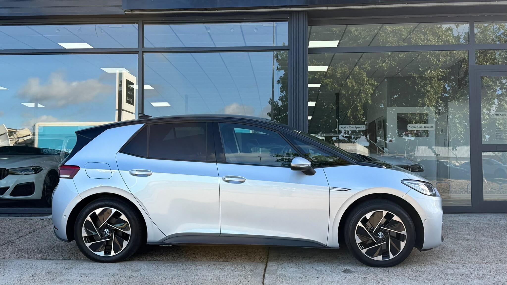 Volkswagen Id.3 view 4