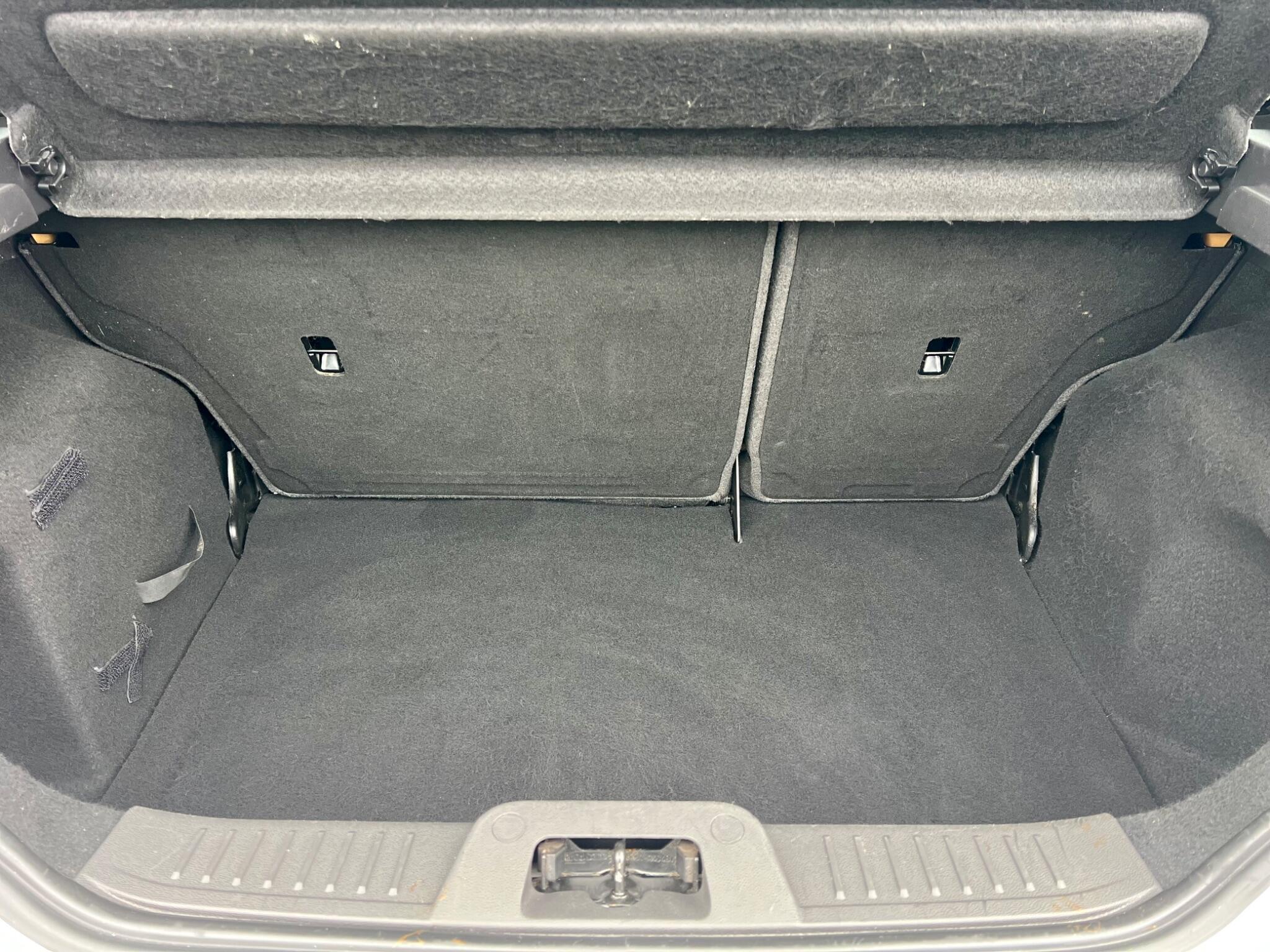 Ford Fiesta view 43