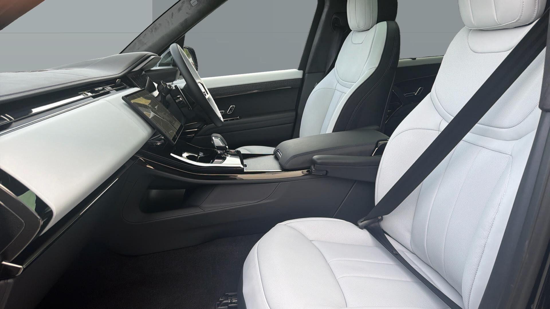 Land Rover Range Rover Sport view 31