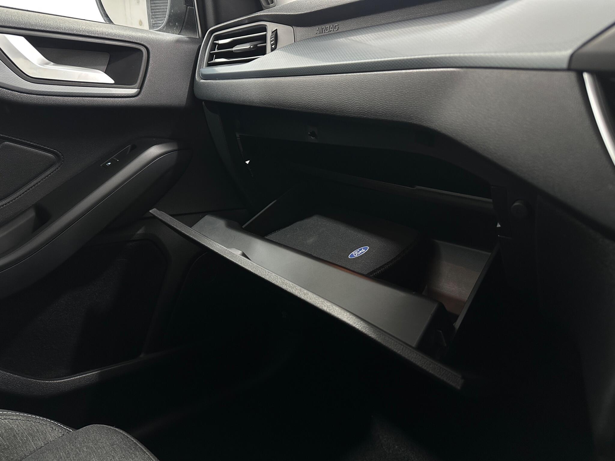 Ford Focus view 26