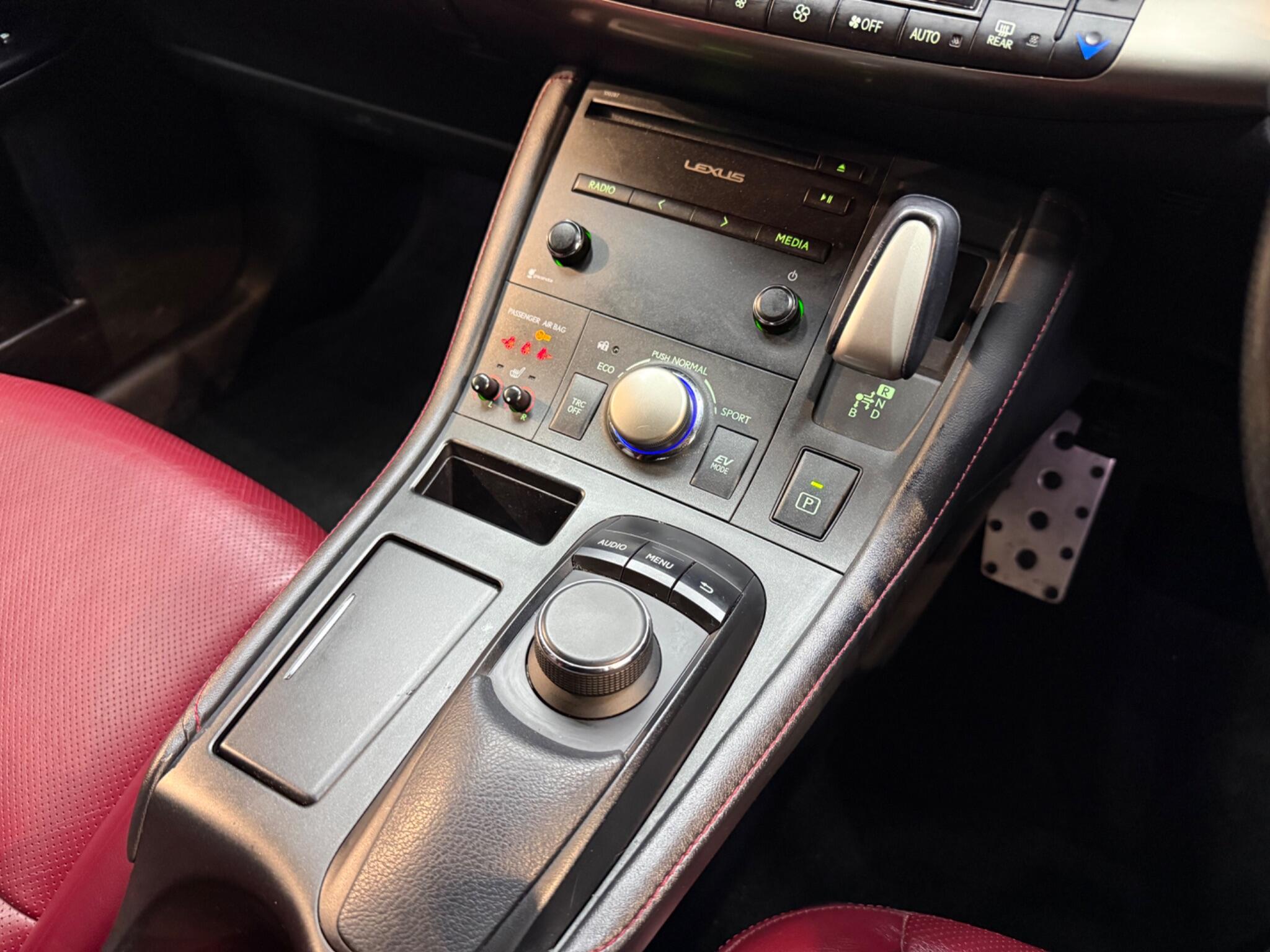 Lexus CT view 18