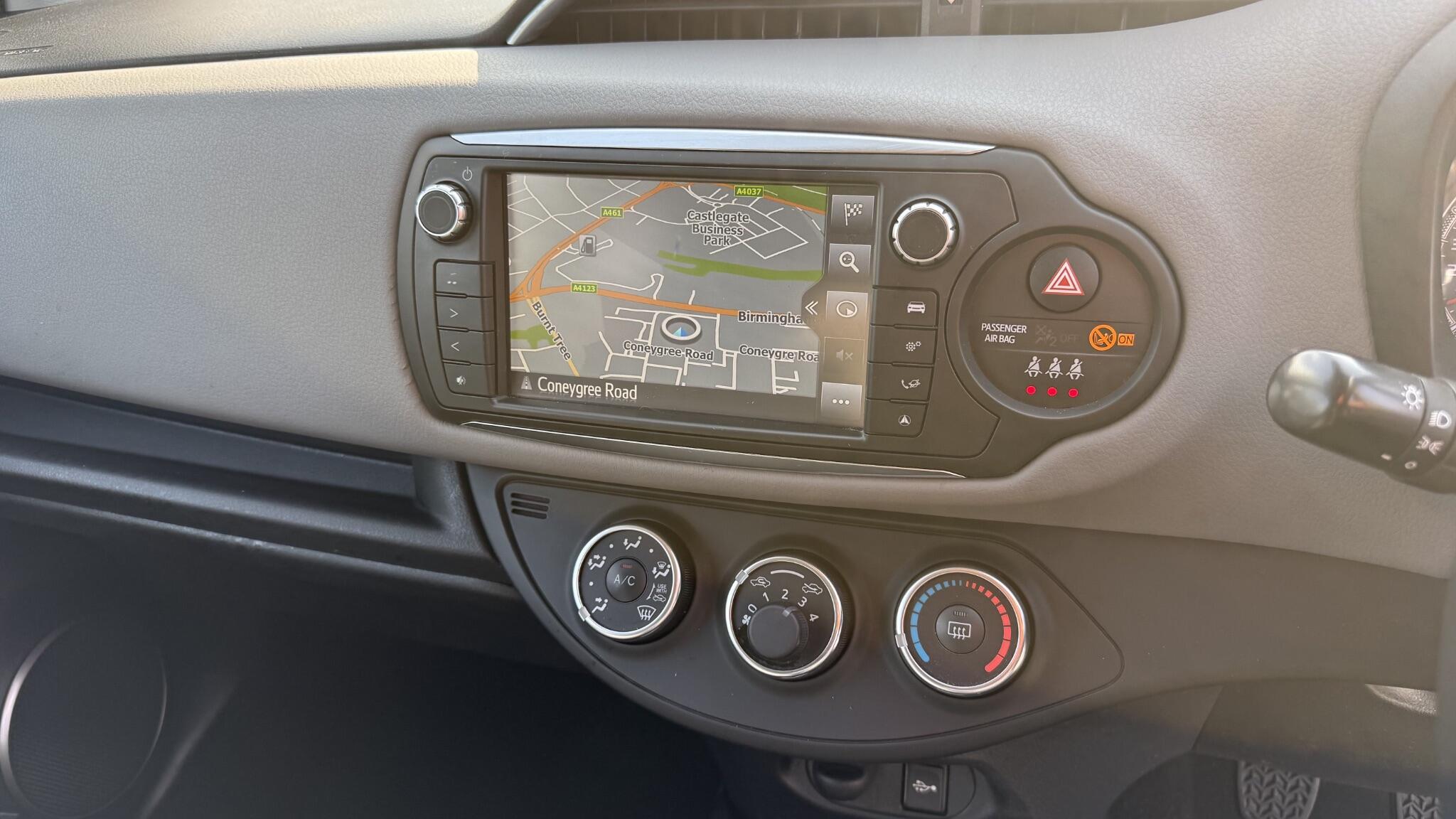 Toyota Yaris view 24