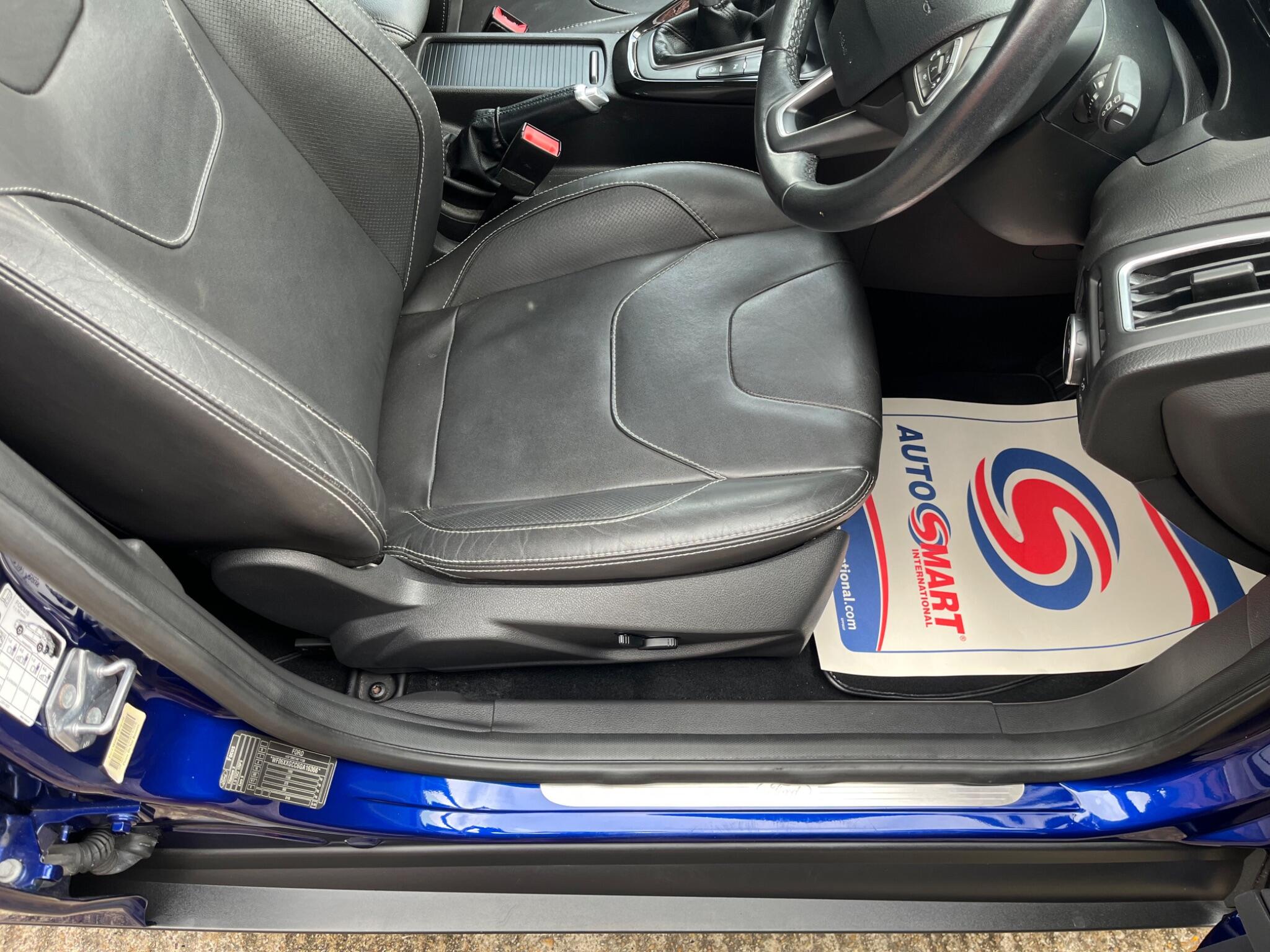 Ford Focus view 31