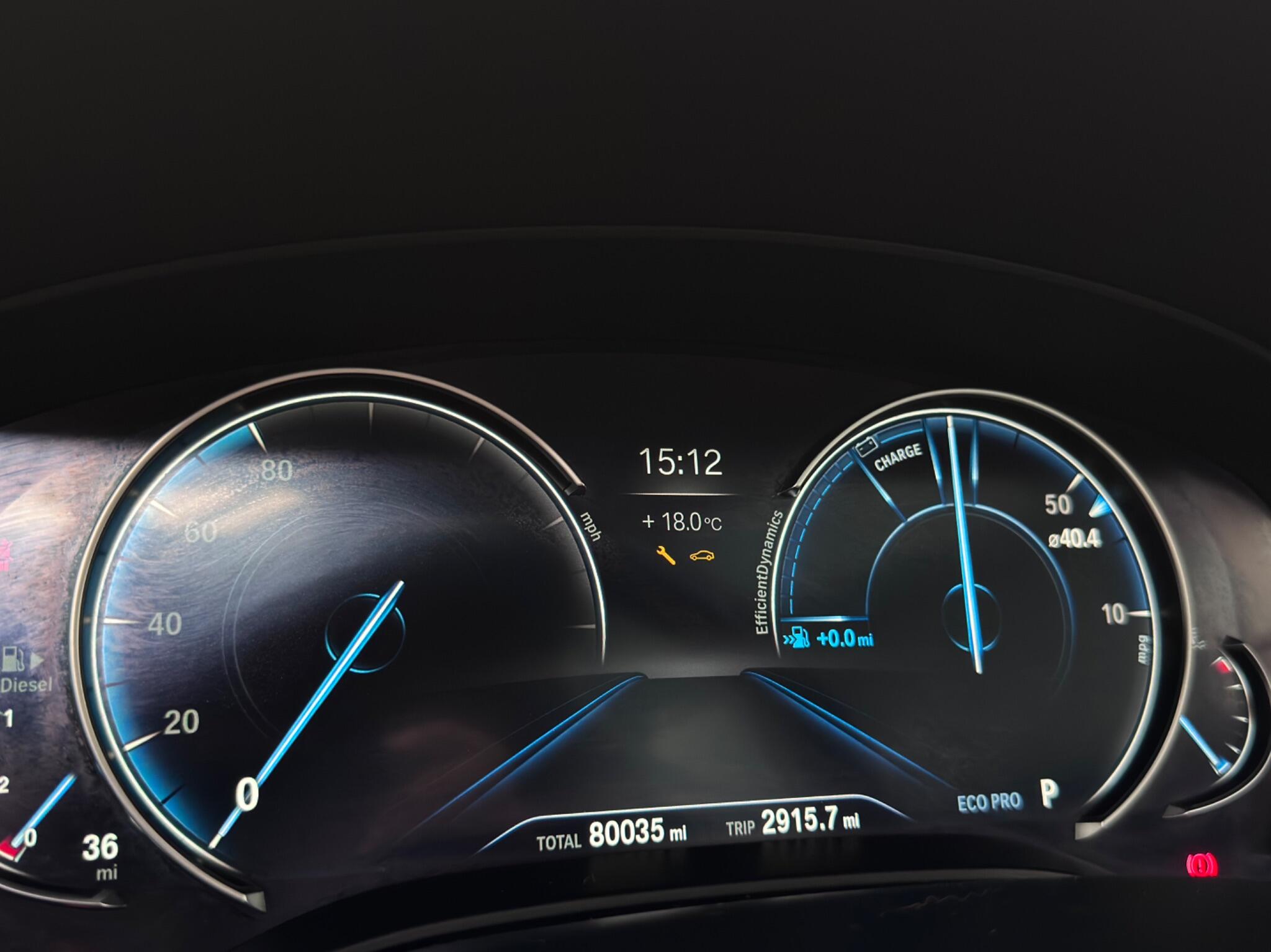 BMW 5 Series view 25