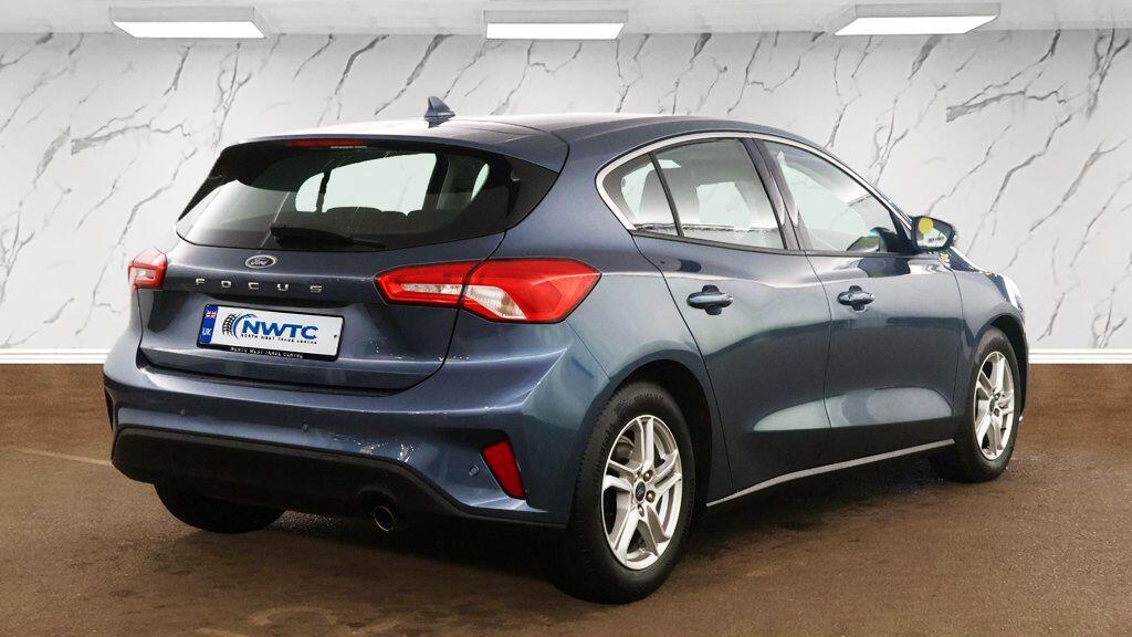 Ford Focus view 7