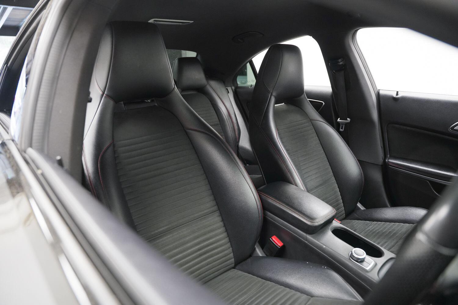 Mercedes-Benz Cla view 11