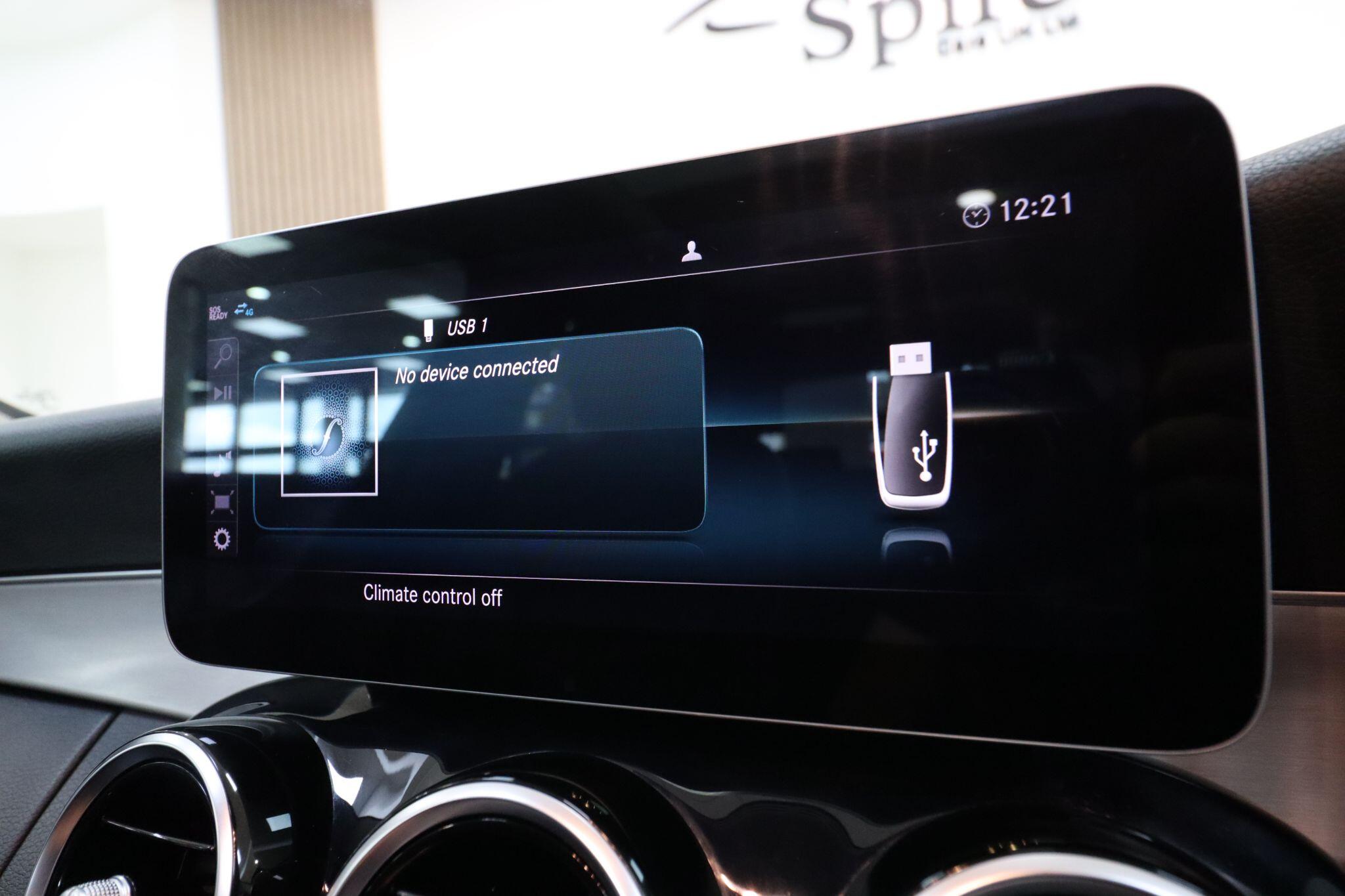 Mercedes-Benz C Class view 25