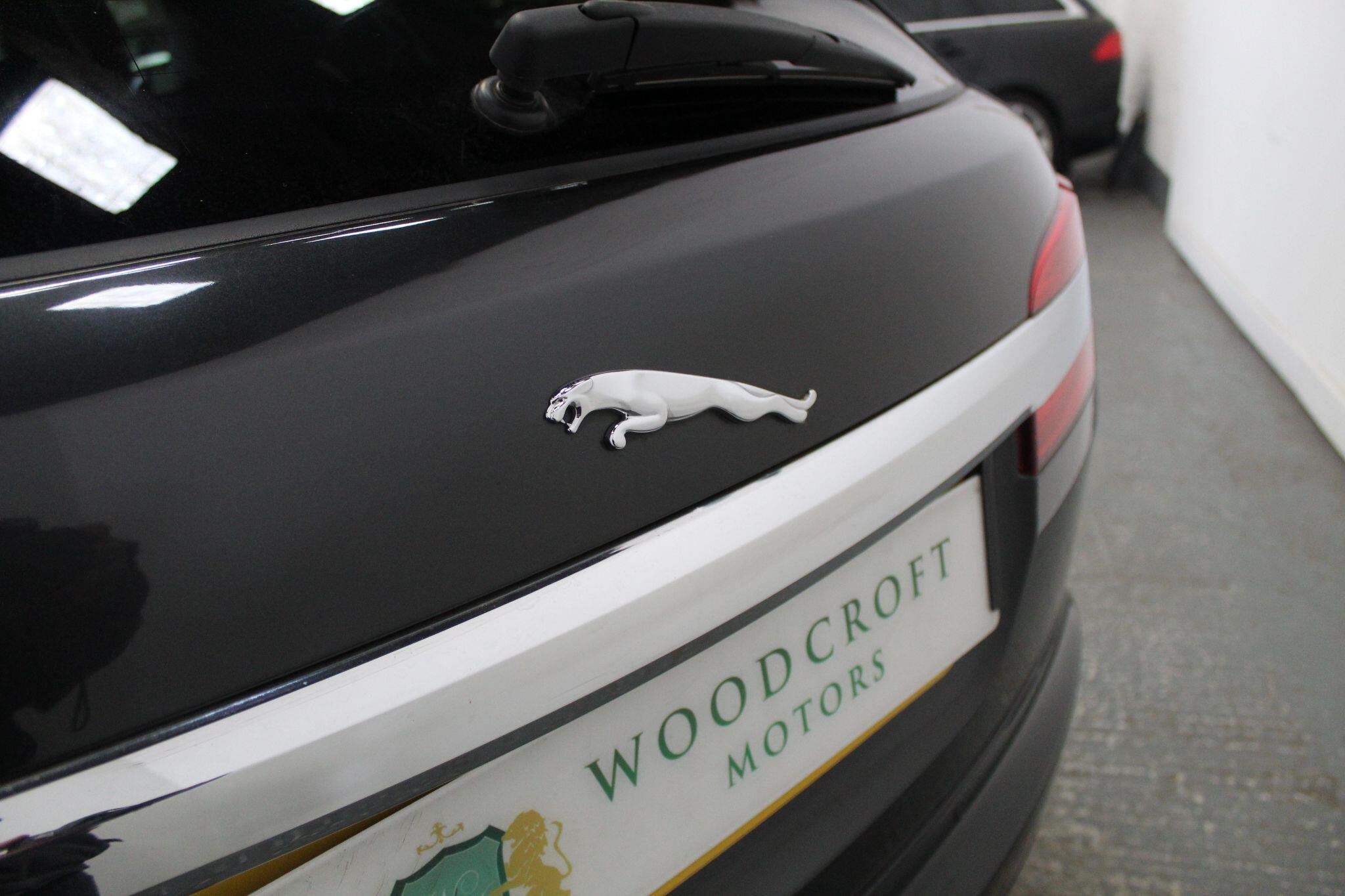 Jaguar XF view 17