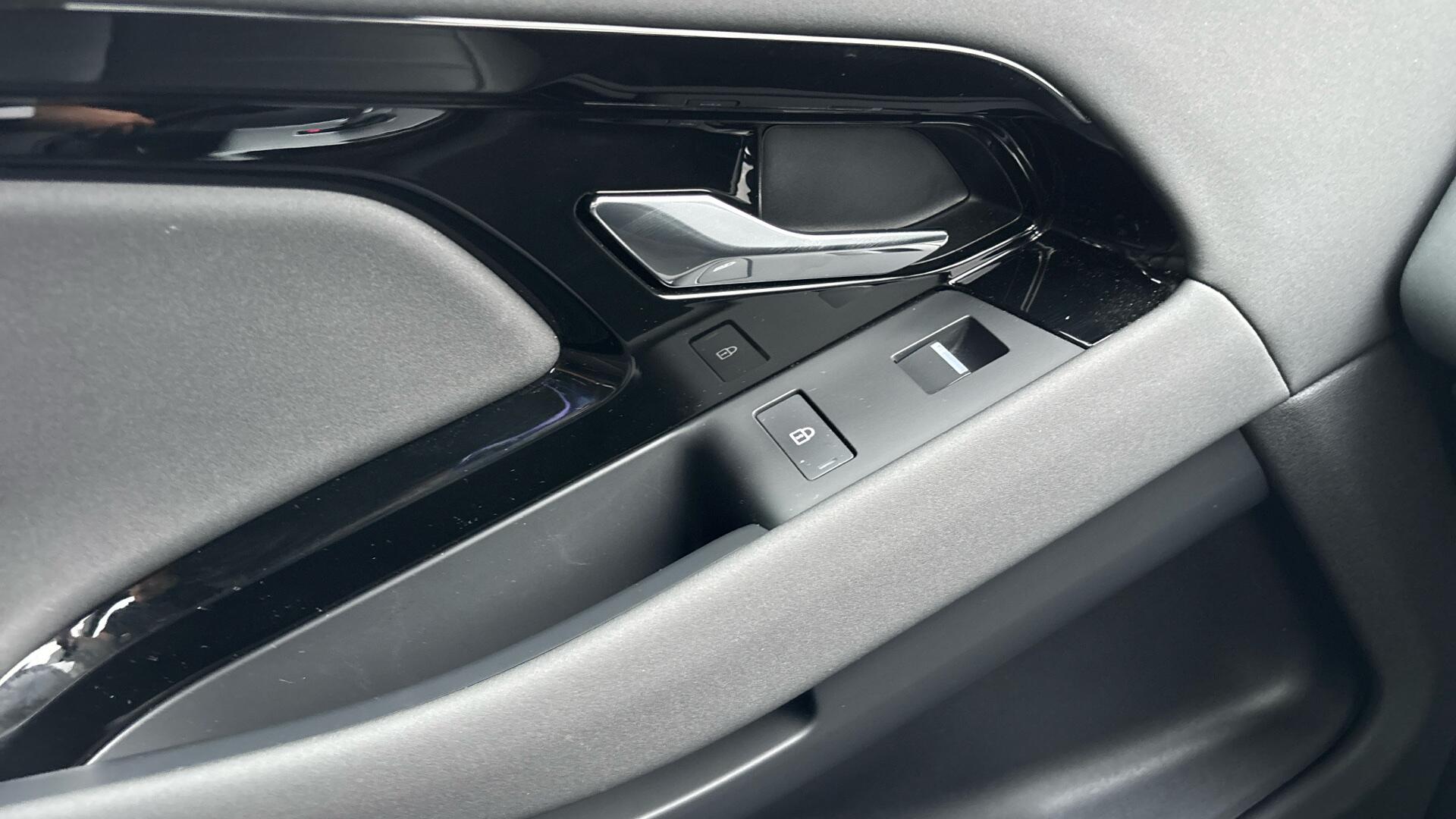Land Rover Range Rover Evoque view 45