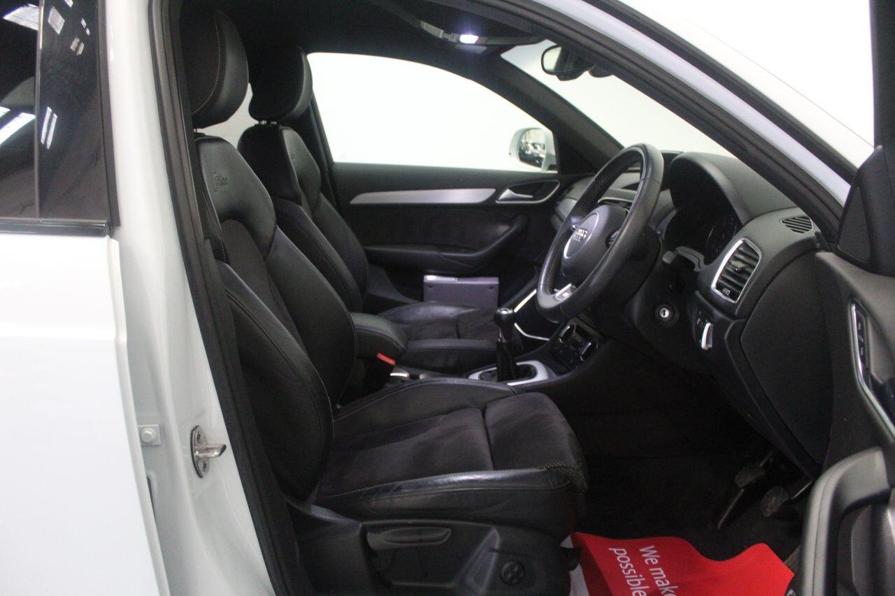 Audi Q3 view 31