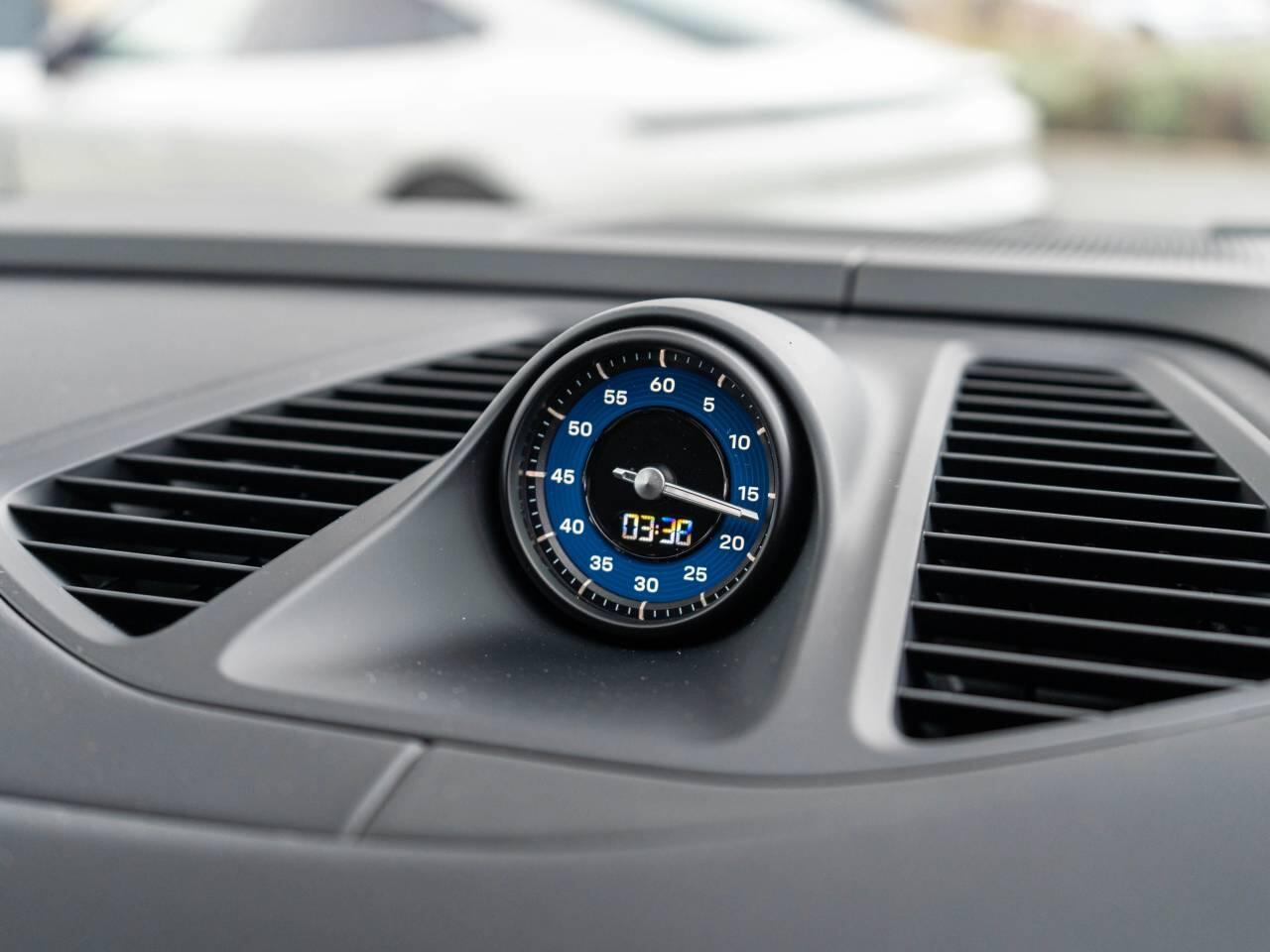 Porsche Macan view 51