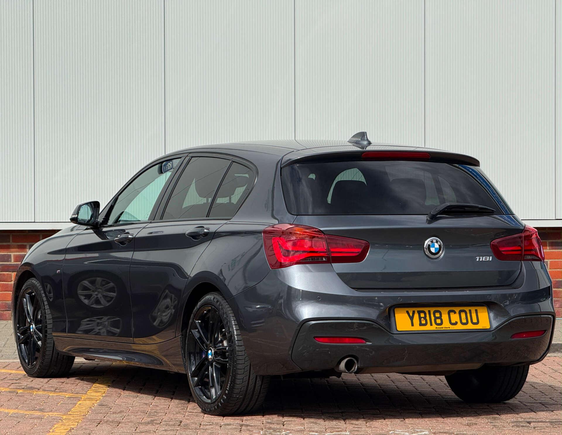 BMW 1 Series view 4