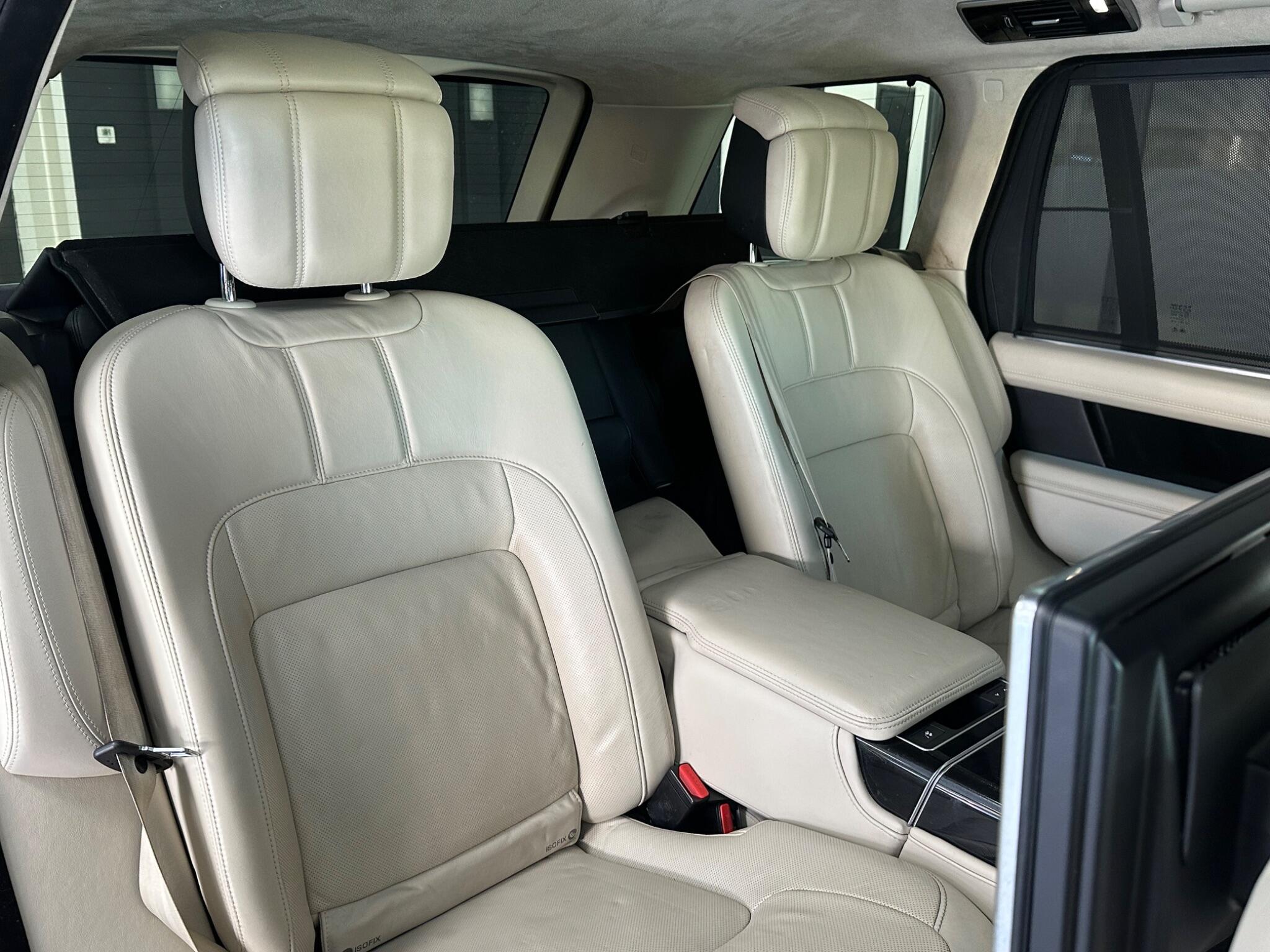 Land Rover Range Rover view 37