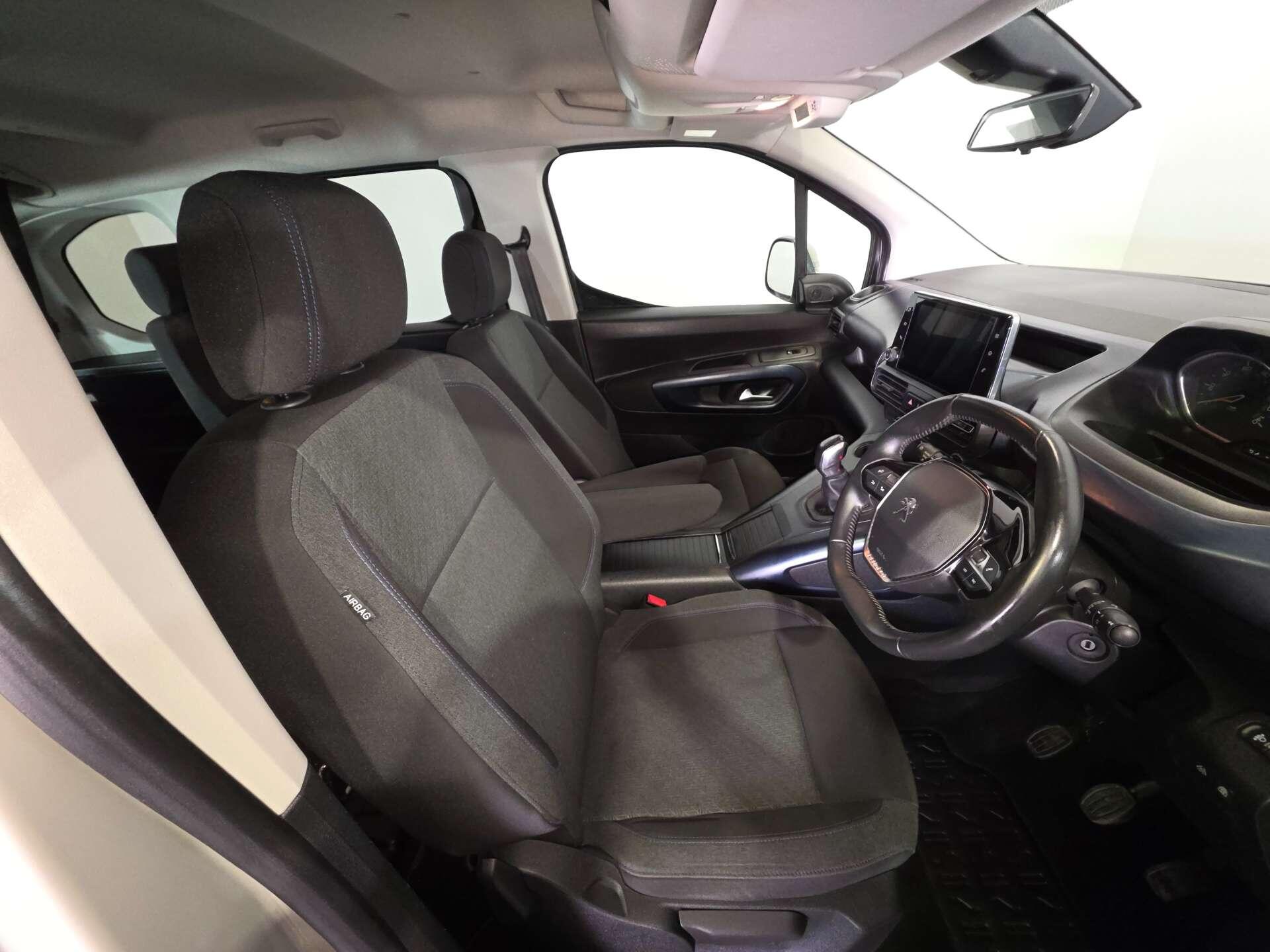 Peugeot Rifter view 11