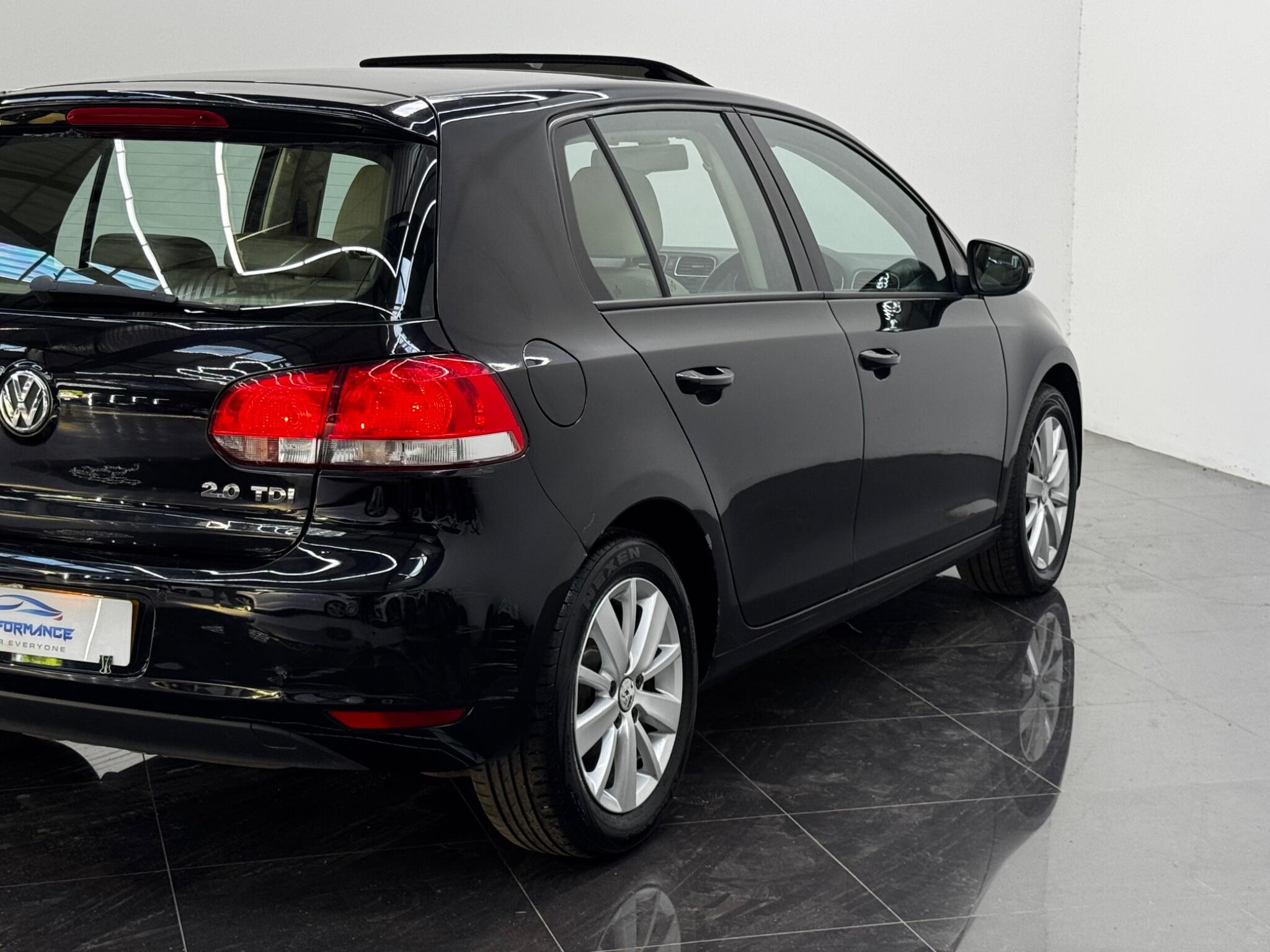 Volkswagen Golf view 17