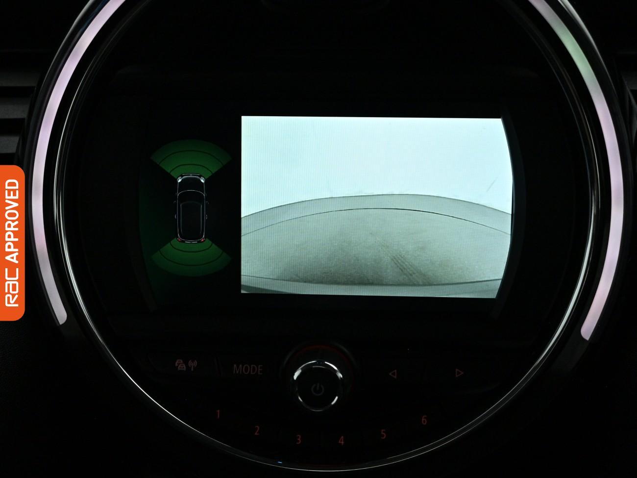 Mini Hatch view 3