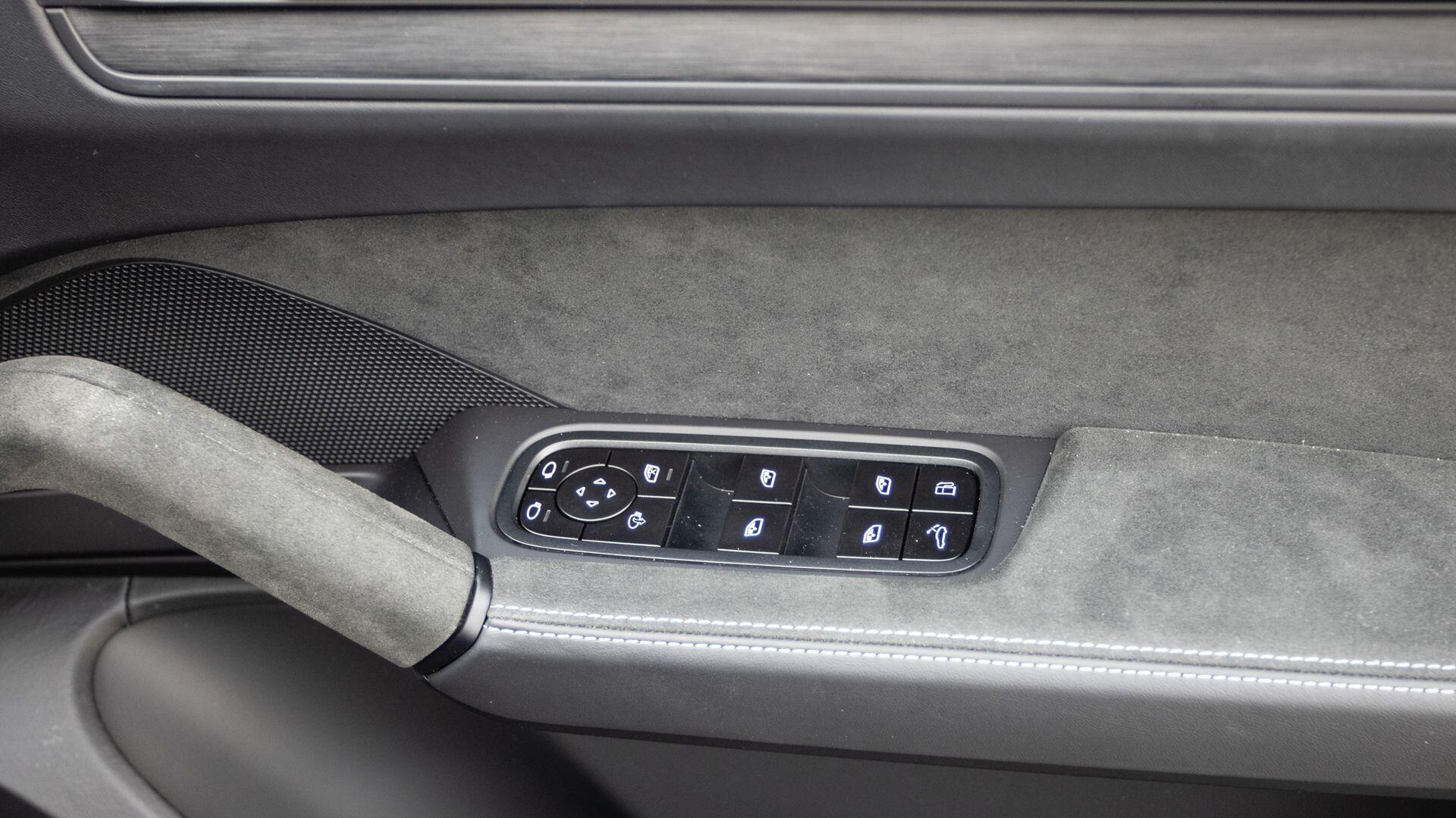Porsche Cayenne view 19