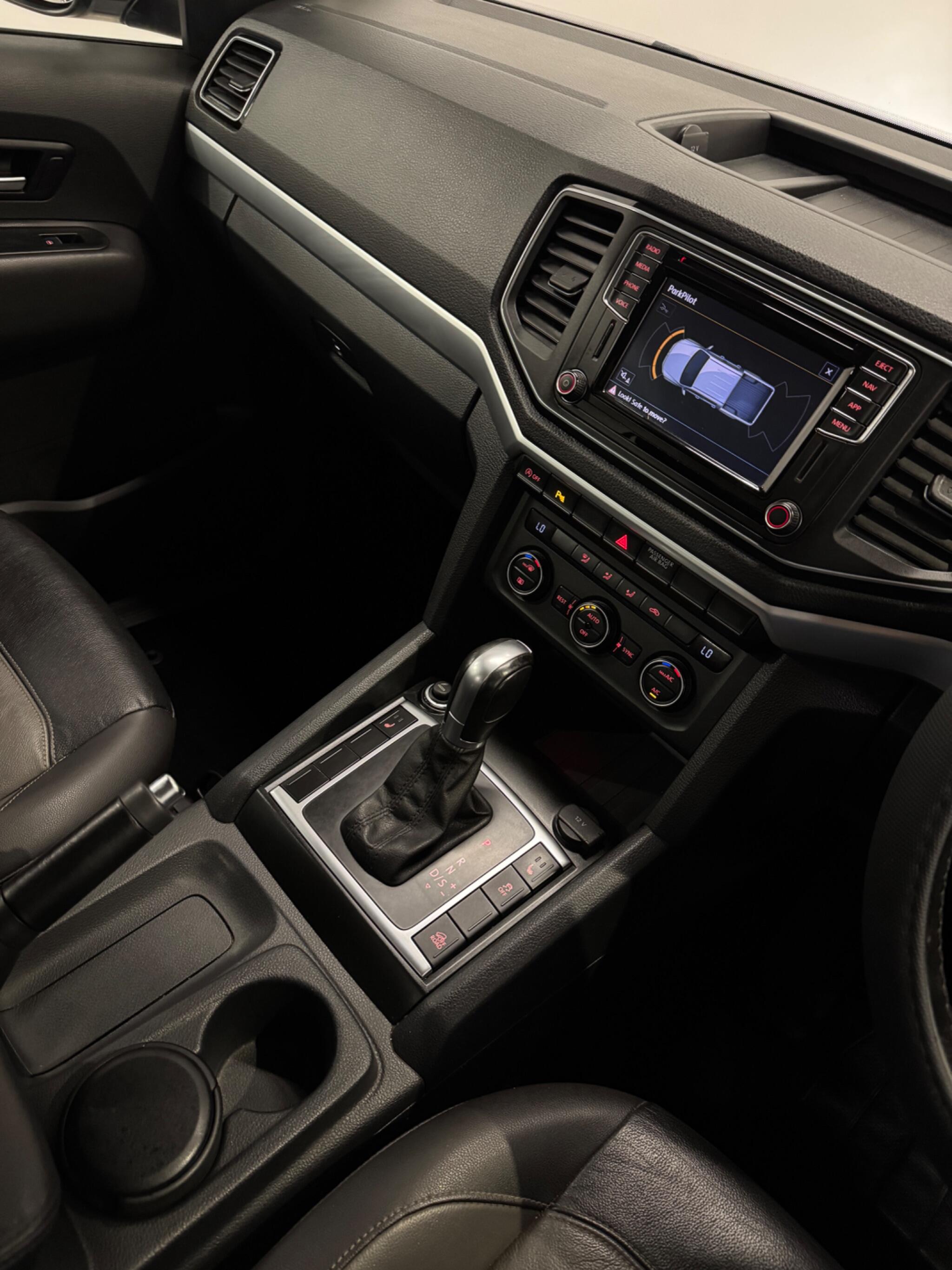 Volkswagen Amarok view 16