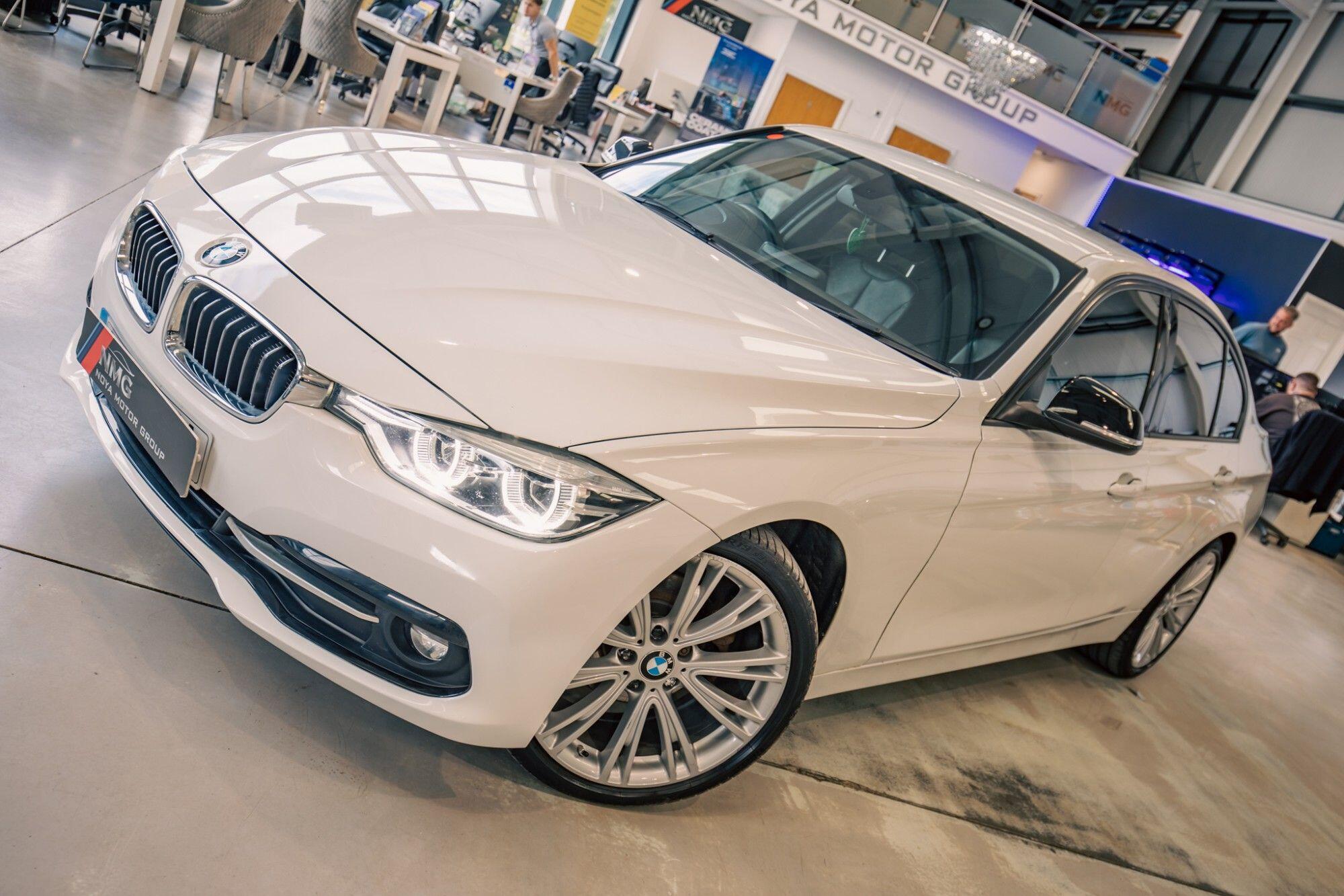 BMW 3 Series view 5