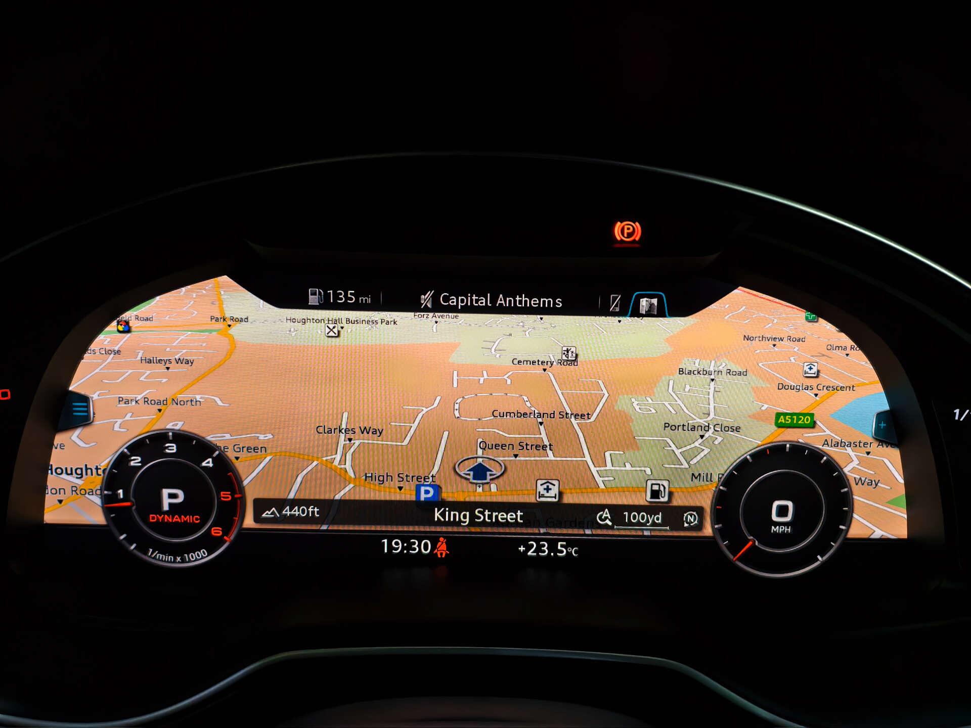 Audi Q7 view 33
