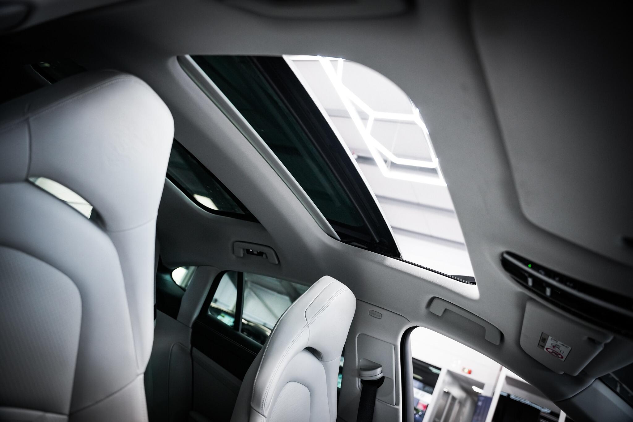 Porsche Panamera view 9