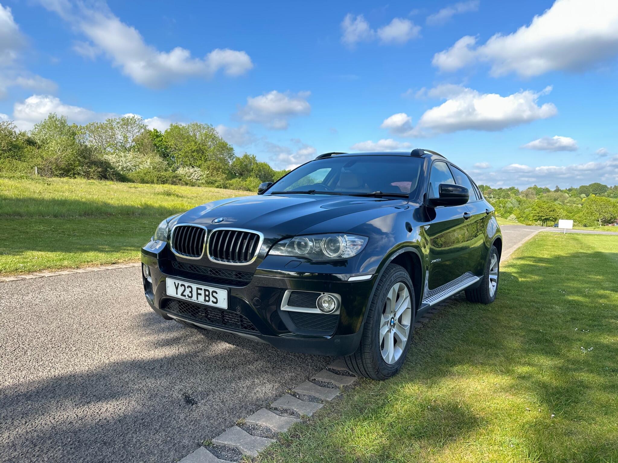 BMW X6 main image