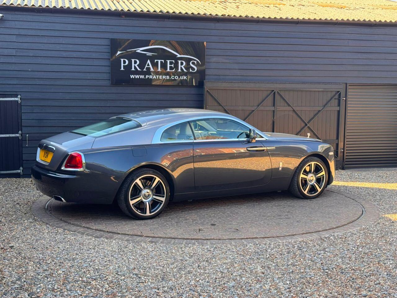 Rolls-Royce Wraith view 4