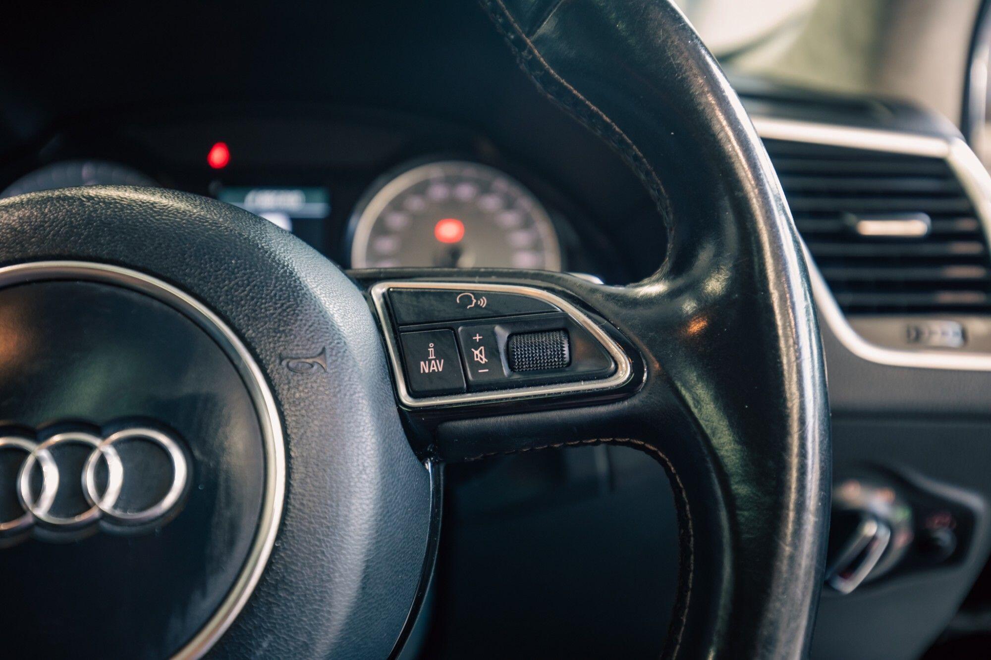 Audi SQ5 view 14