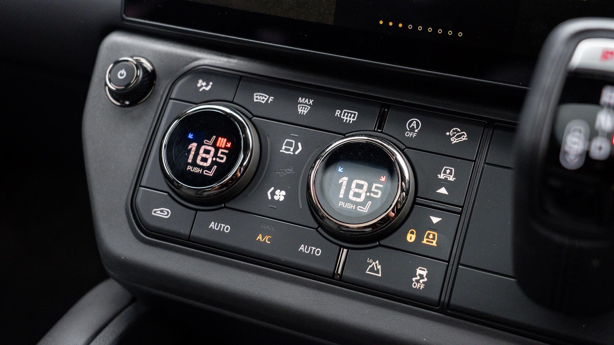 Land Rover Defender 110 view 52