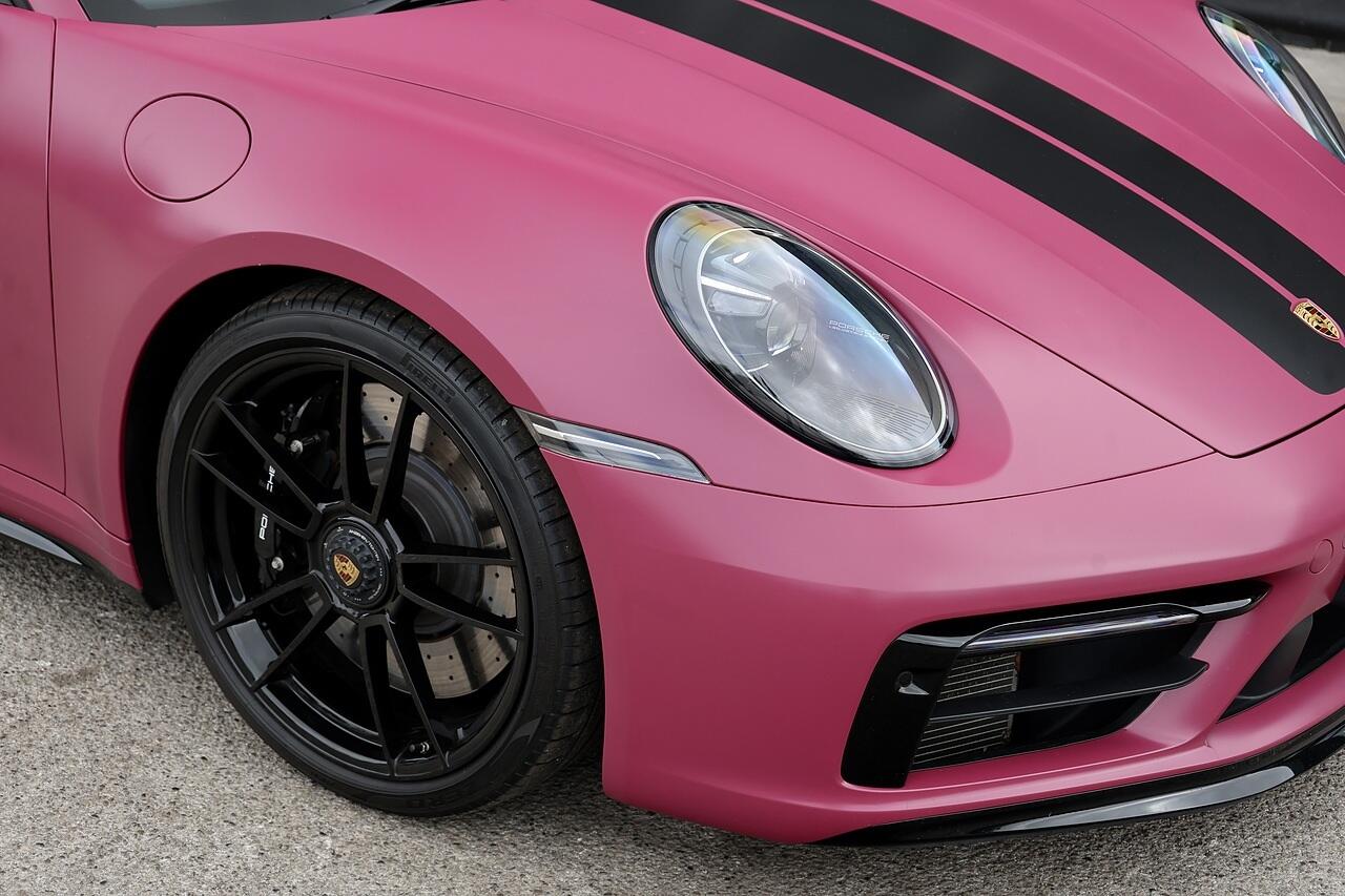 Porsche 911 view 29
