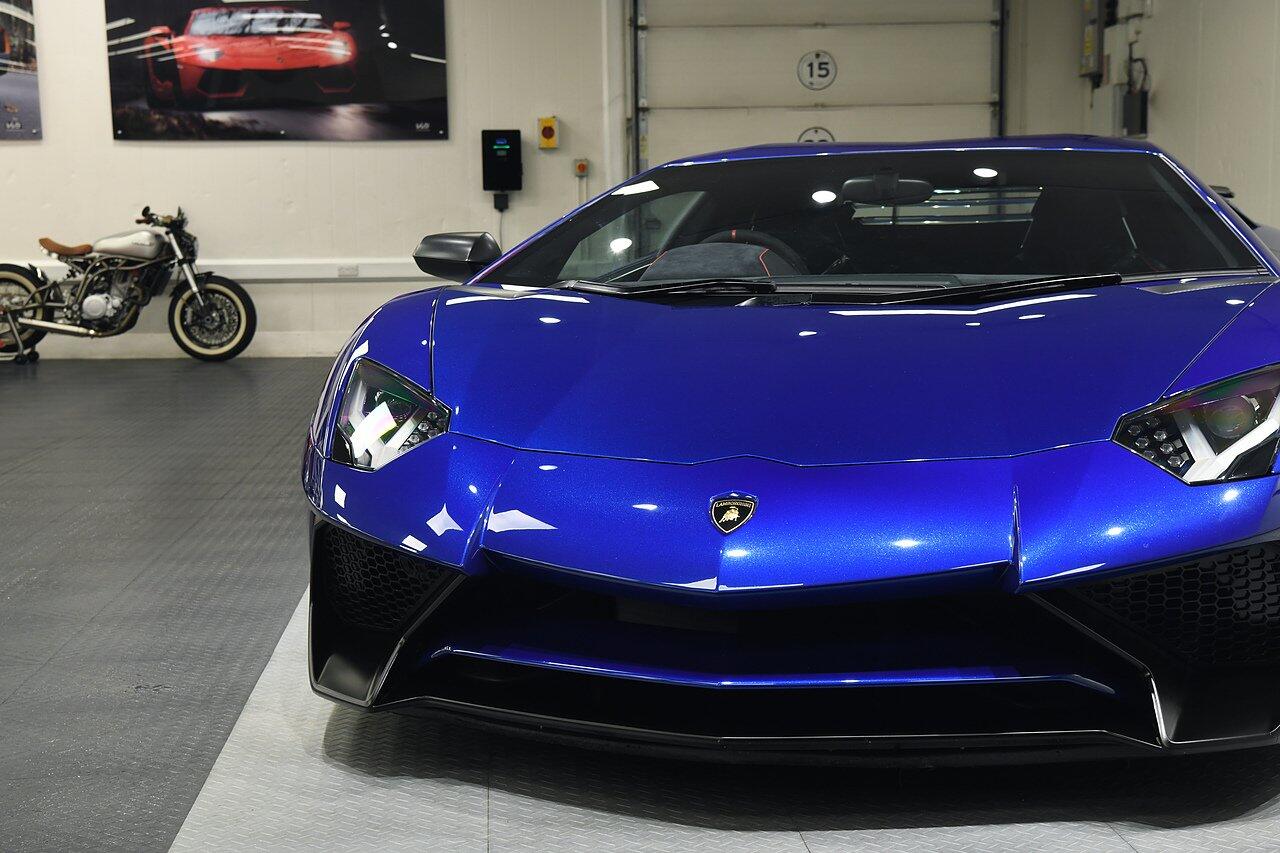 Lamborghini Aventador view 35