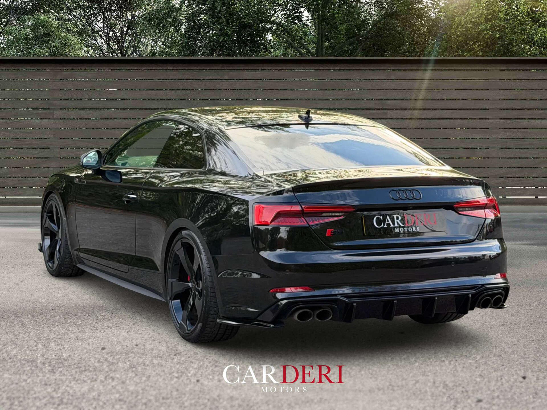 Audi S5 view 3