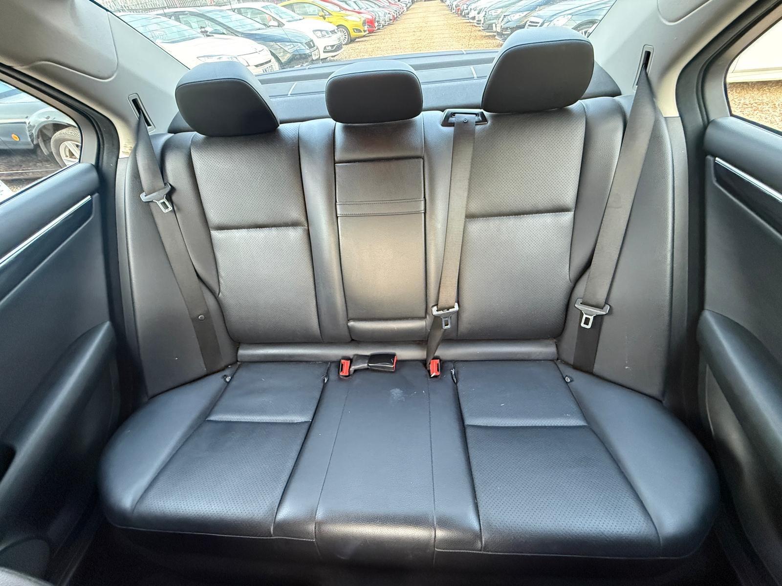 Mercedes-Benz C Class view 38