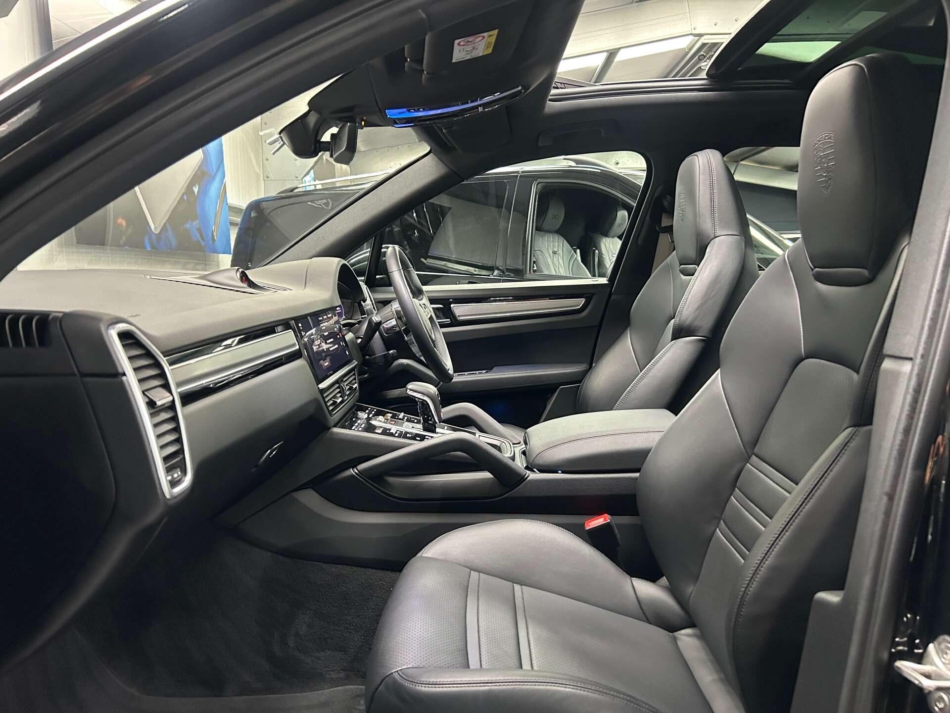 Porsche Cayenne view 42