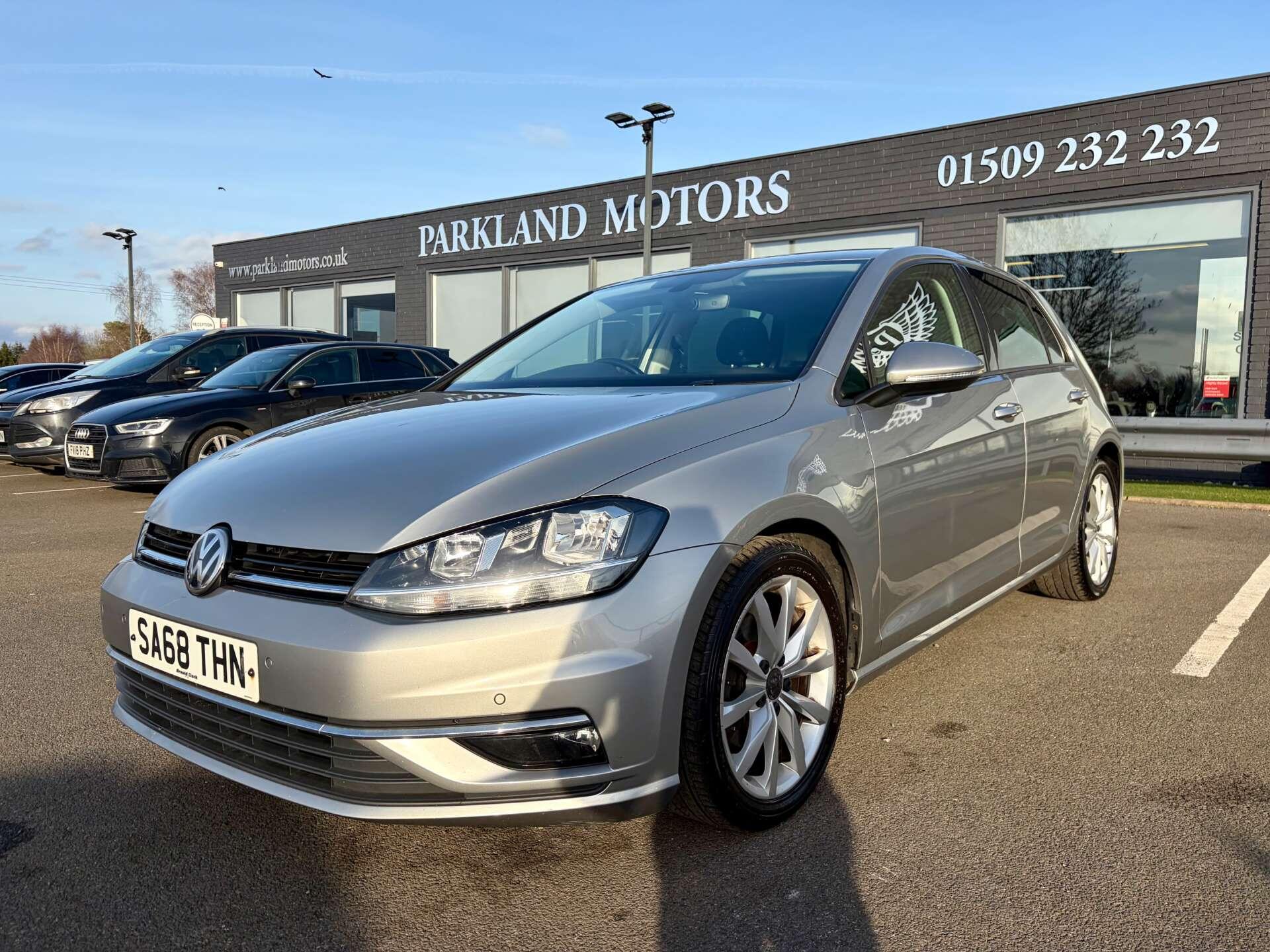 Volkswagen Golf view 4