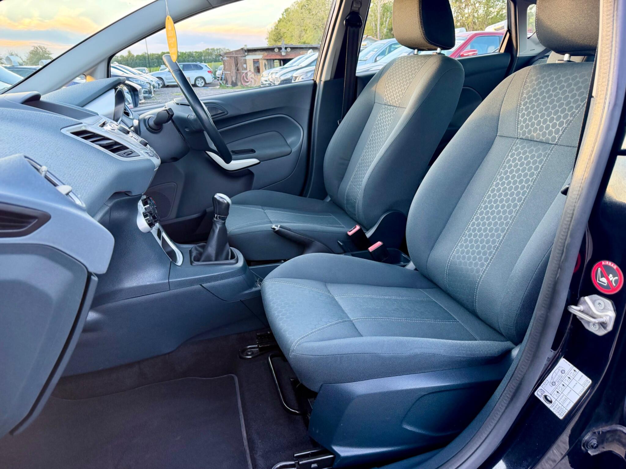 Ford Fiesta view 50
