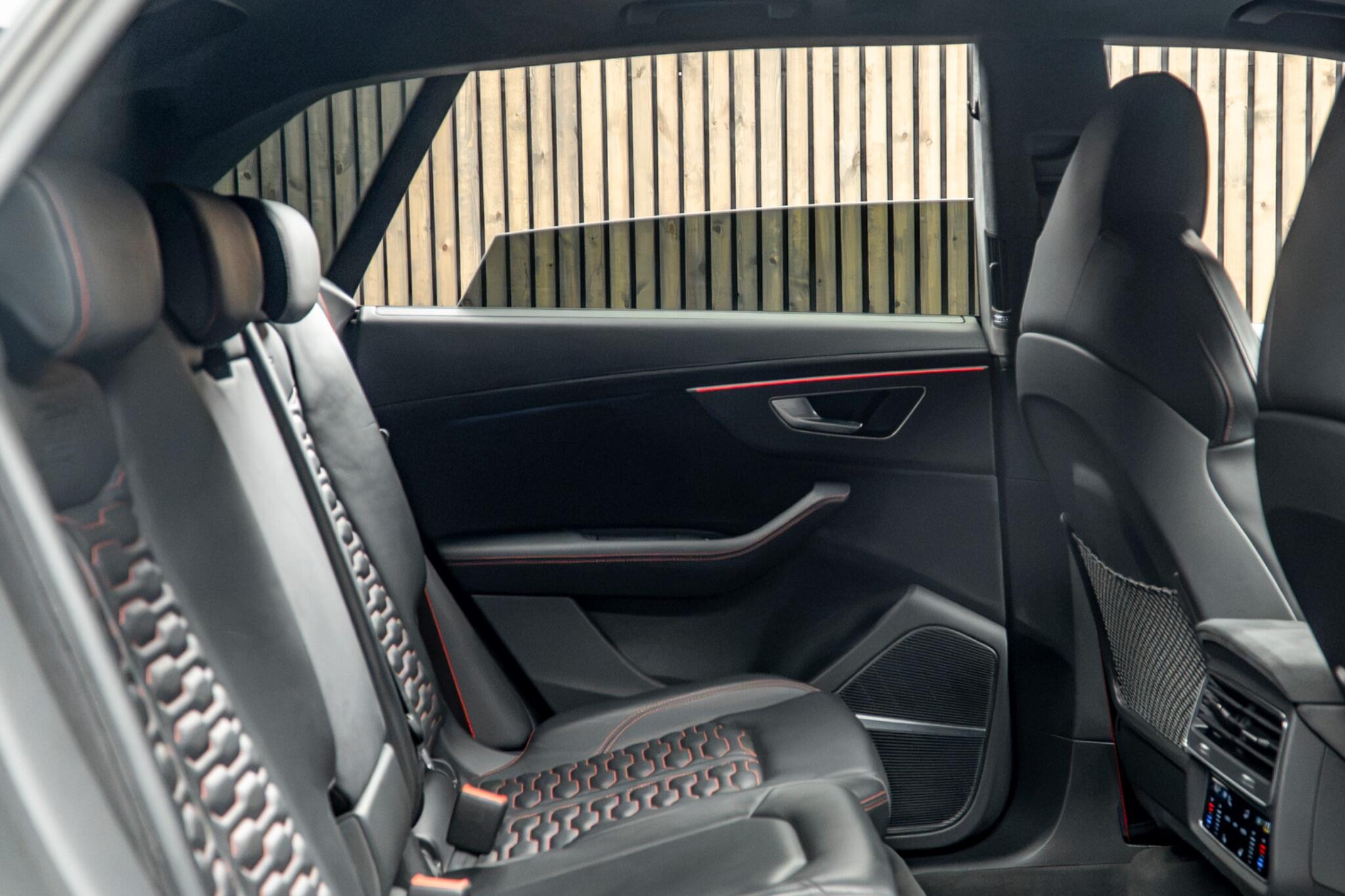 Audi RS Q8 view 48